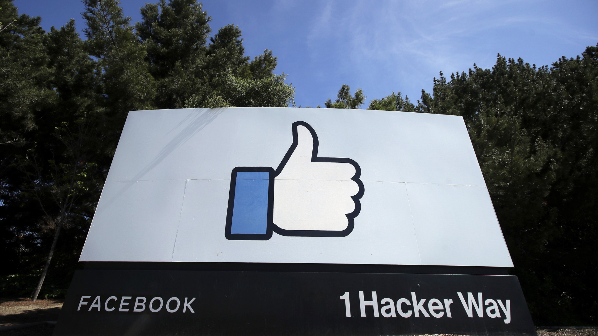 Das "like"-Logo von Facebook auf einem Firmenschild in San Francisco  | AP