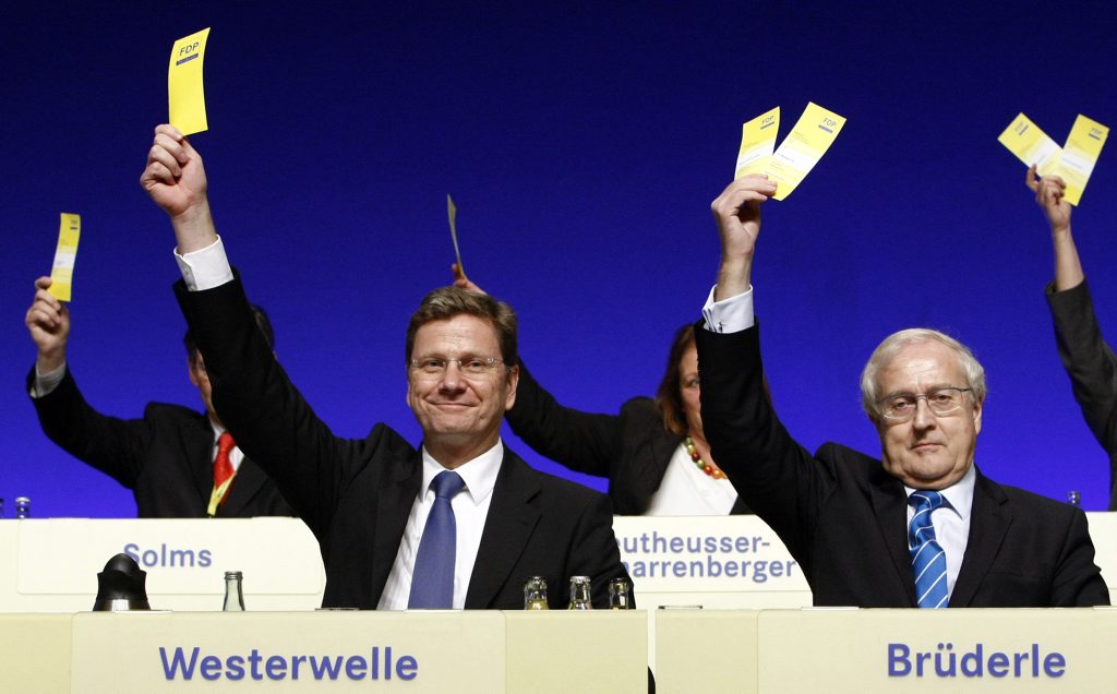 Guido Westerwelle und Rainer Brüderle bei der Abstimmung über den Koalitionsvertrag.