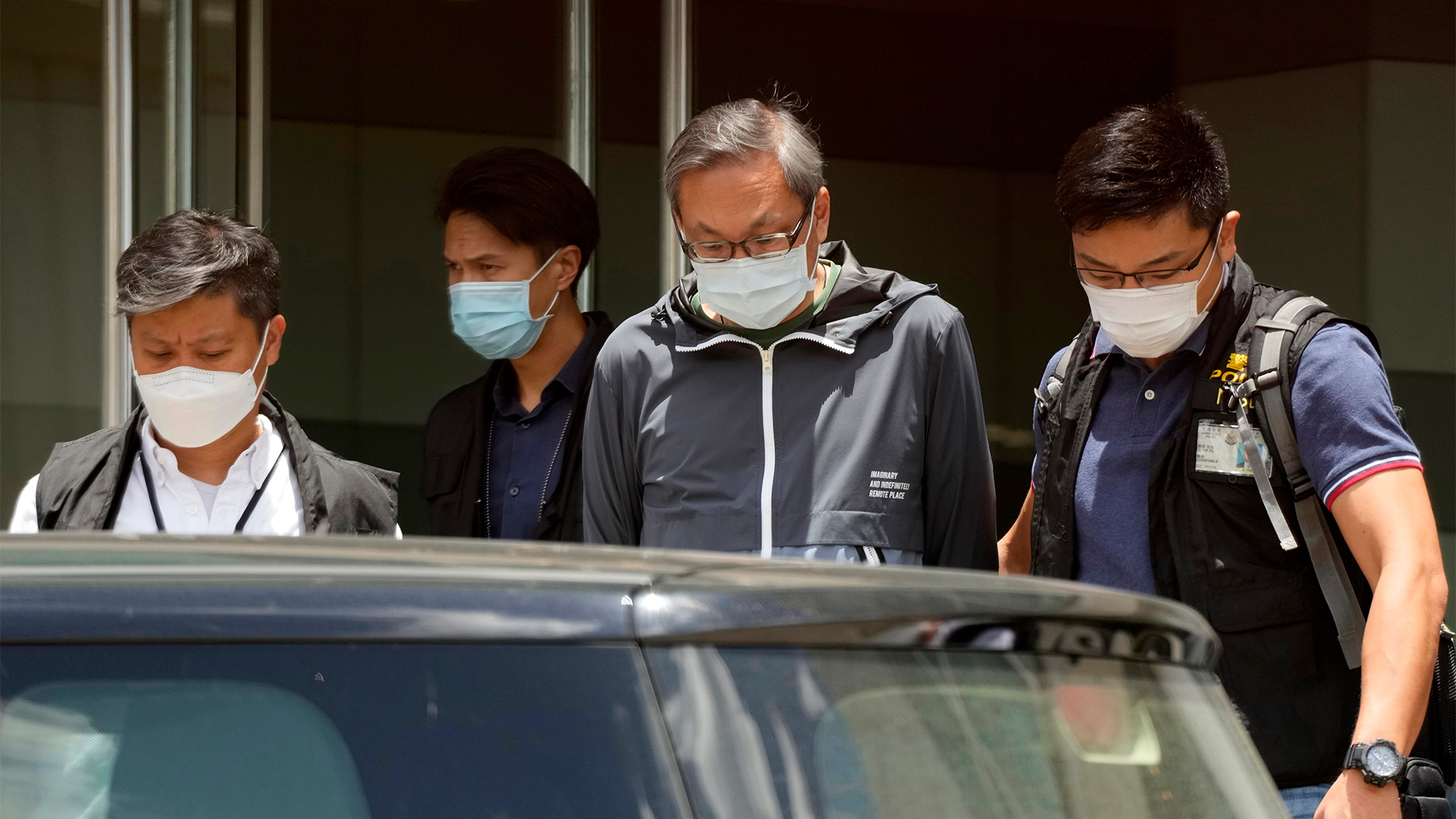 Chefs von pro-demokratischer Zeitung in Hongkong festgenommen. | dpa