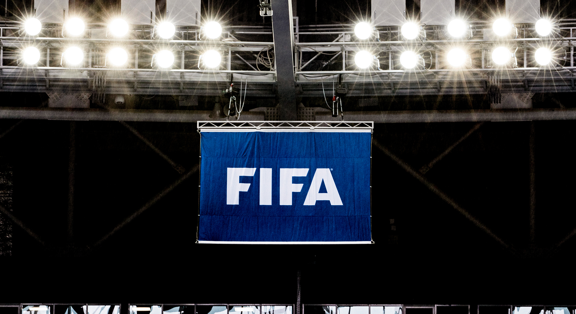 Eine Fifa Flagge im Stadion von St. Petersburg. | EPA
