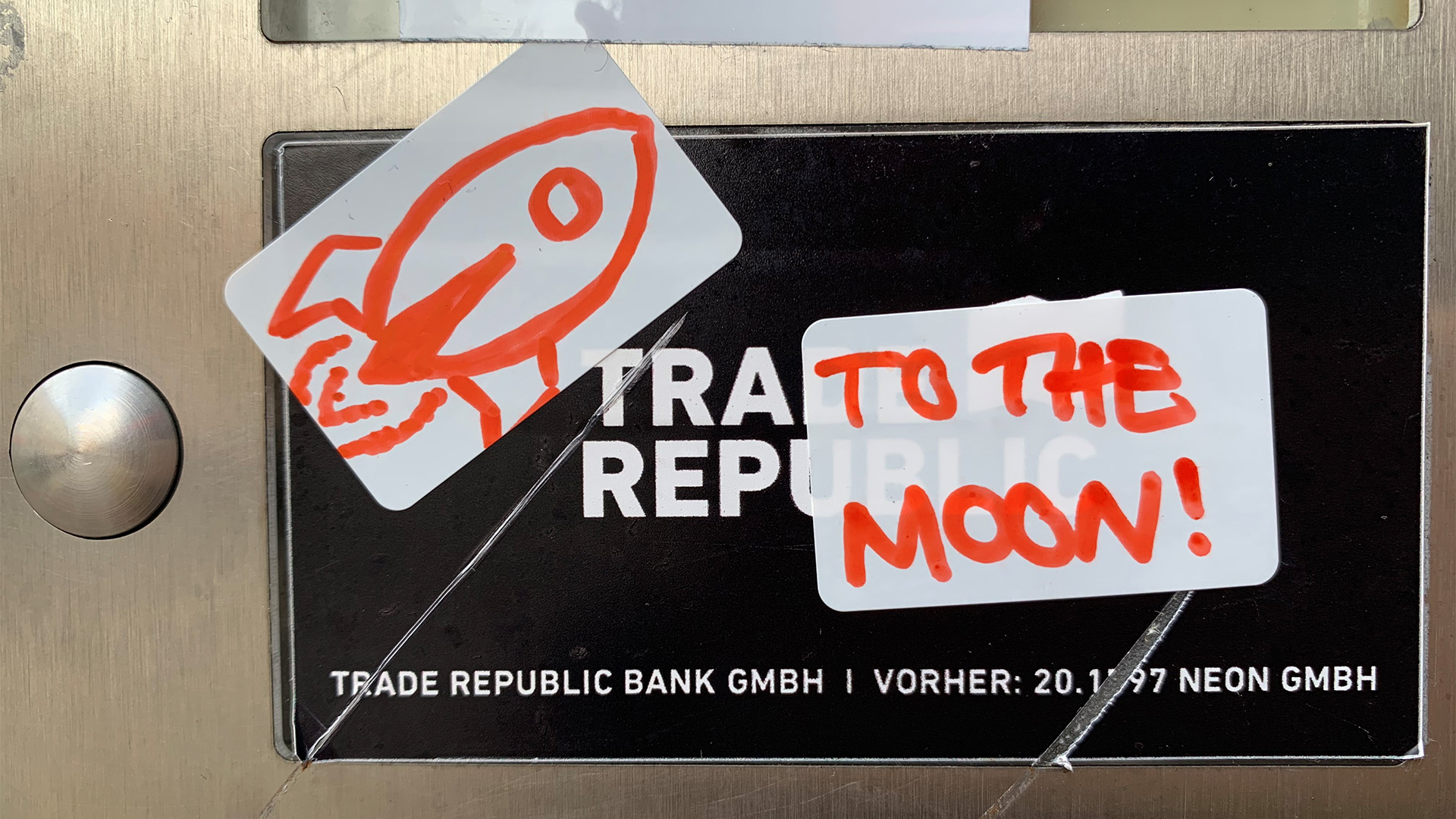 Klingel der Firmenzentrale von Trade Republic in Berlin | Iris Marx