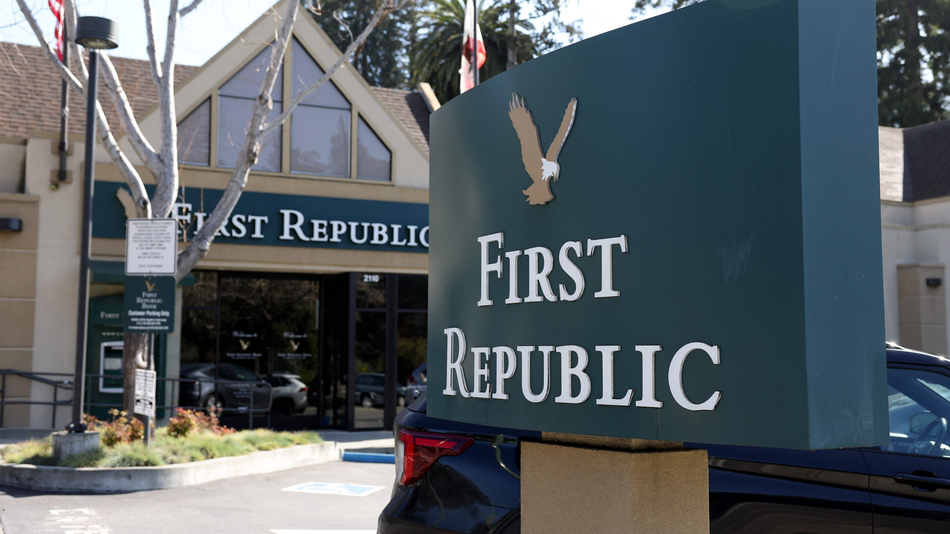Eine Filiale der First Republic Bank in Oakland, Kalifornien | Getty Images via AFP