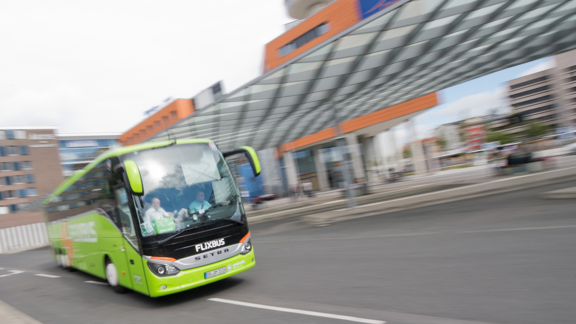 Ein Bus des Fernbusanbieters Flixbus | dpa