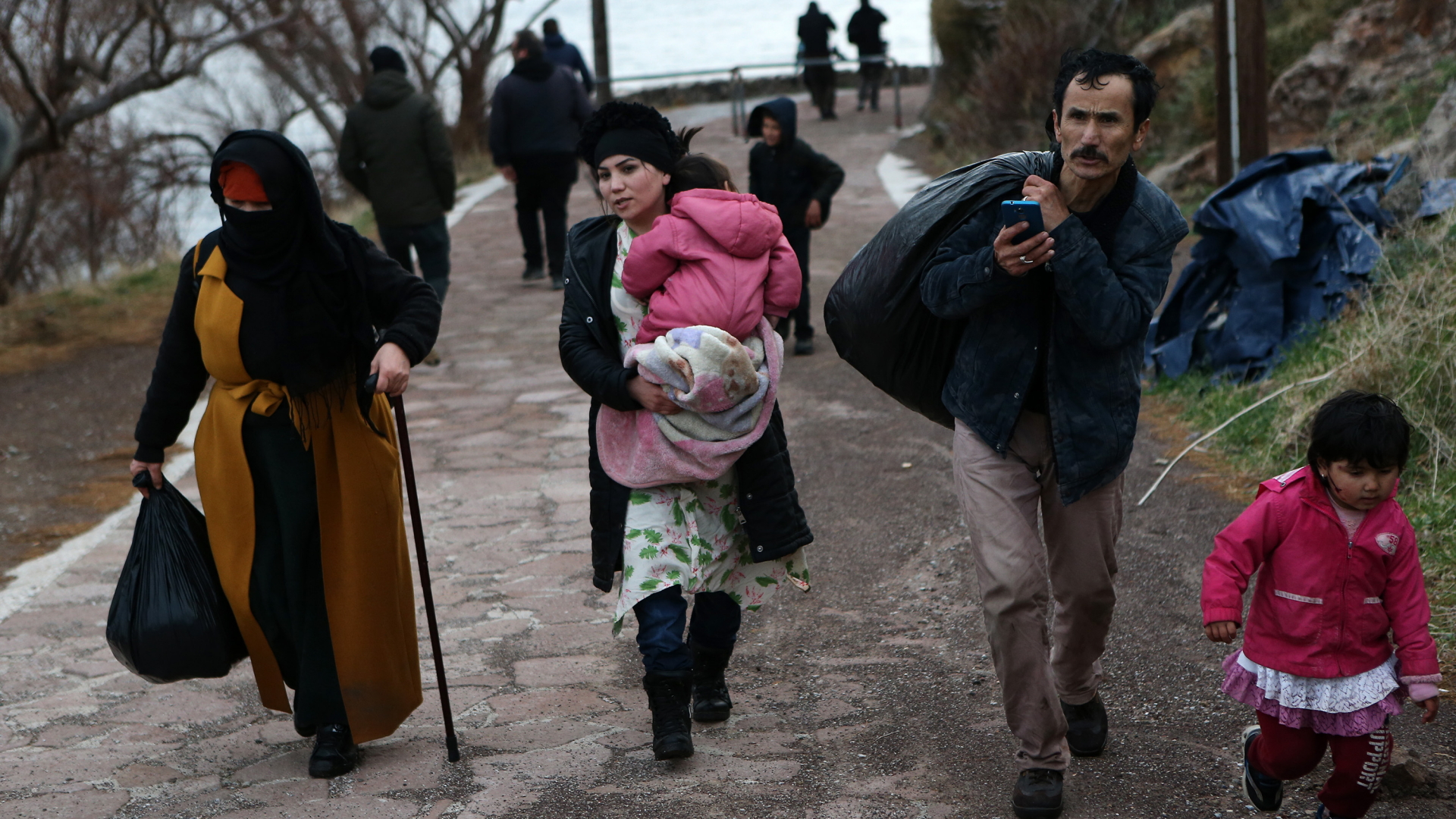 Flüchtlinge auf dem Weg nach Griechenland | dpa