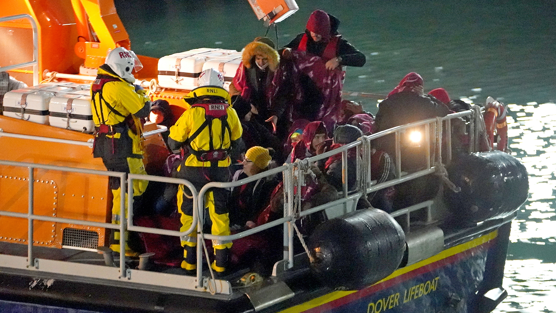Après un accident de bateau dans la Manche : un durcissement des mesures contre les passeurs convenu