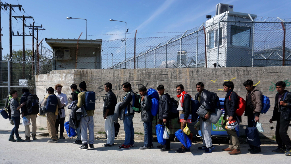 Flüchtlinge warten in Moria auf Lesbos | null