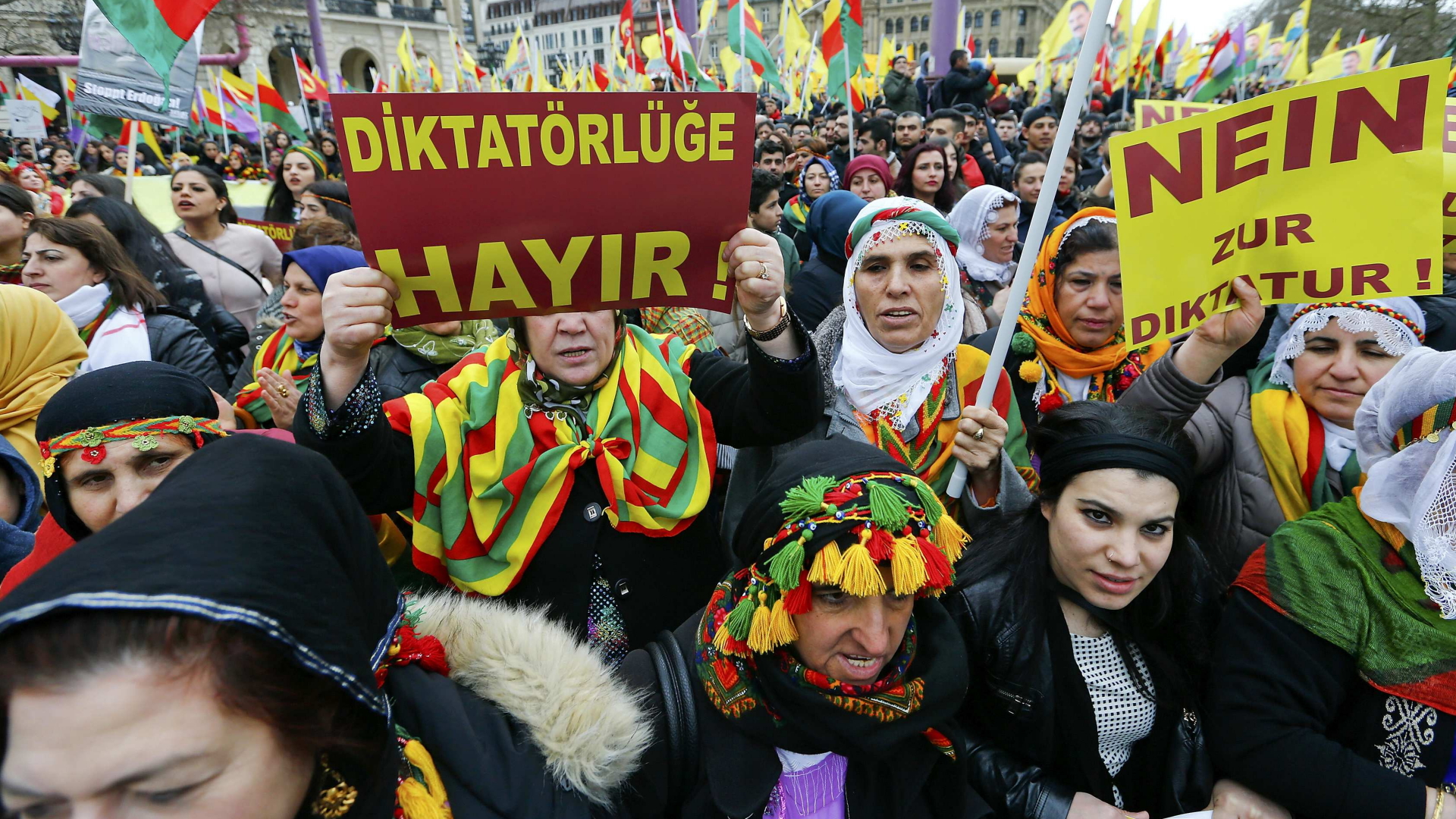 Polizei ermittelt nach Kurden-Demo wegen PKK-Symbolen