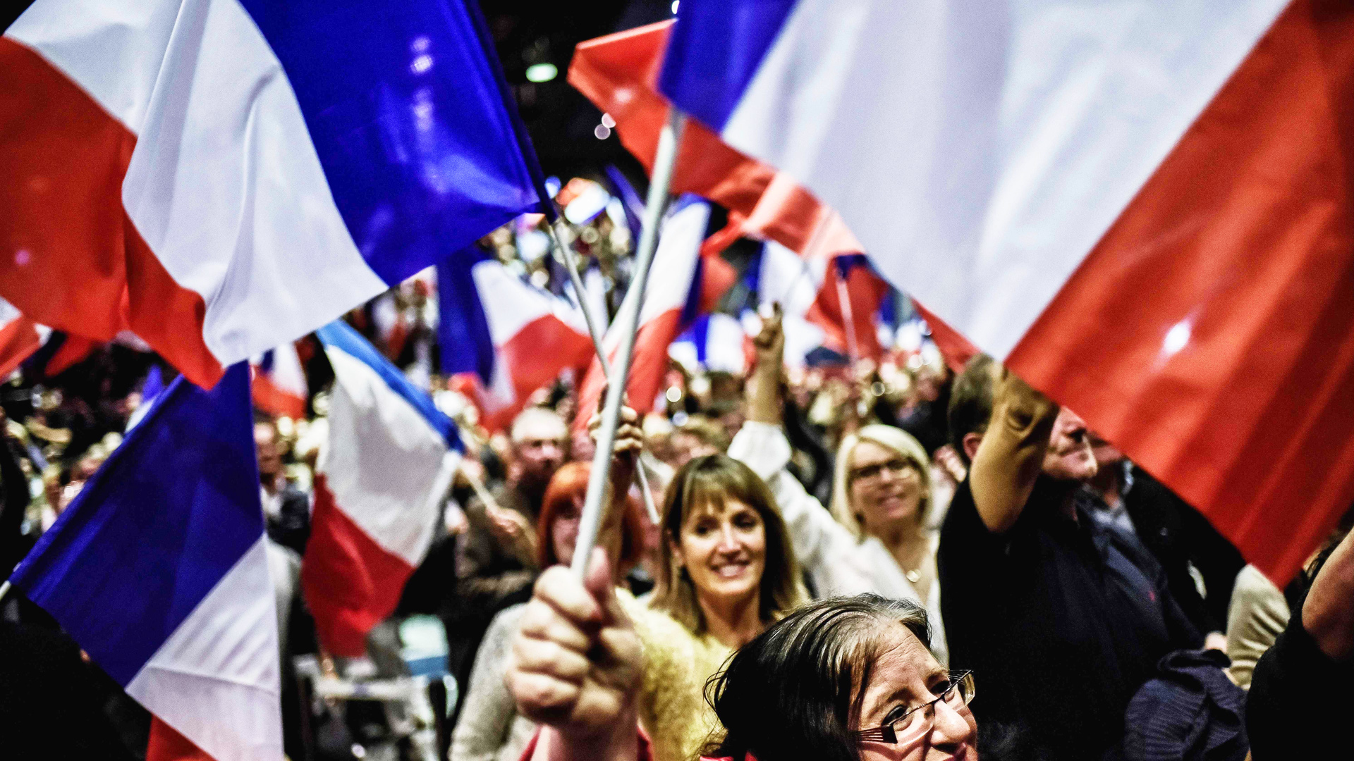 Franzosen mit Nationalflaggen