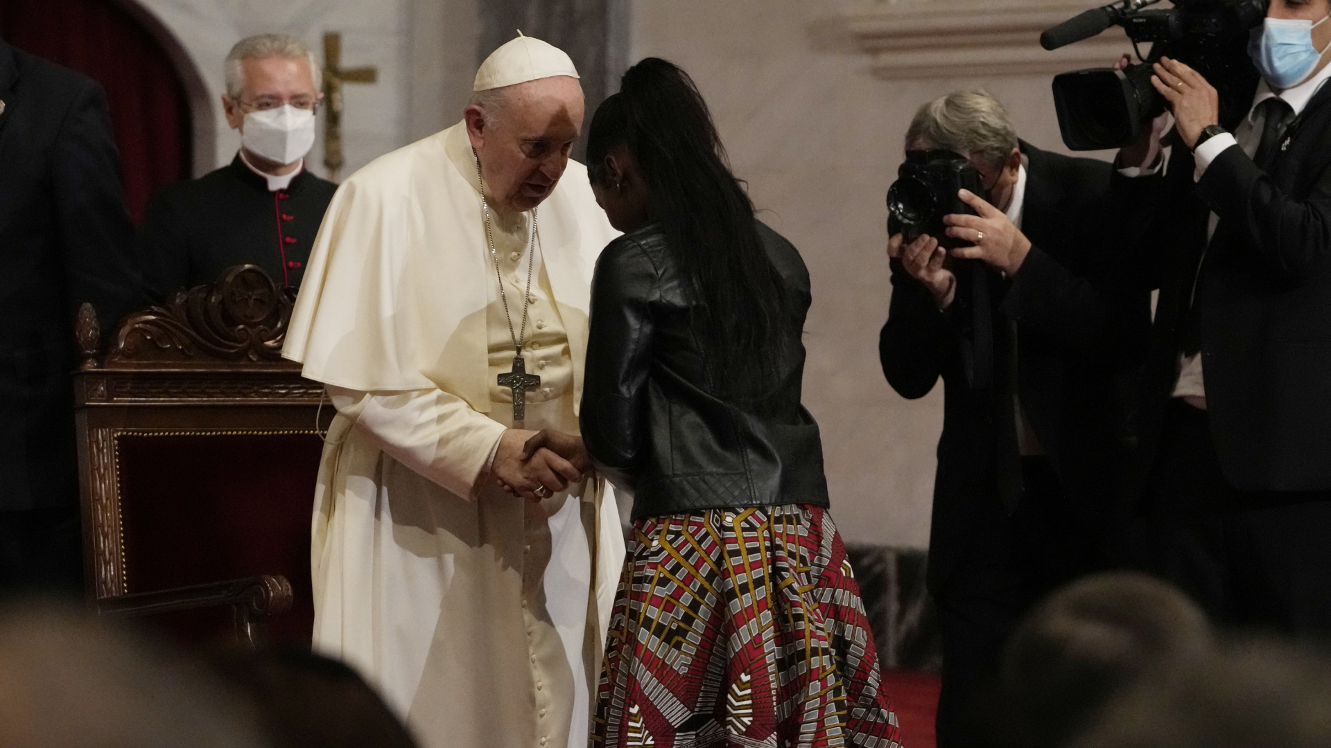 Papst Franziskus mit Flüchtlingen in Nikosia | AP