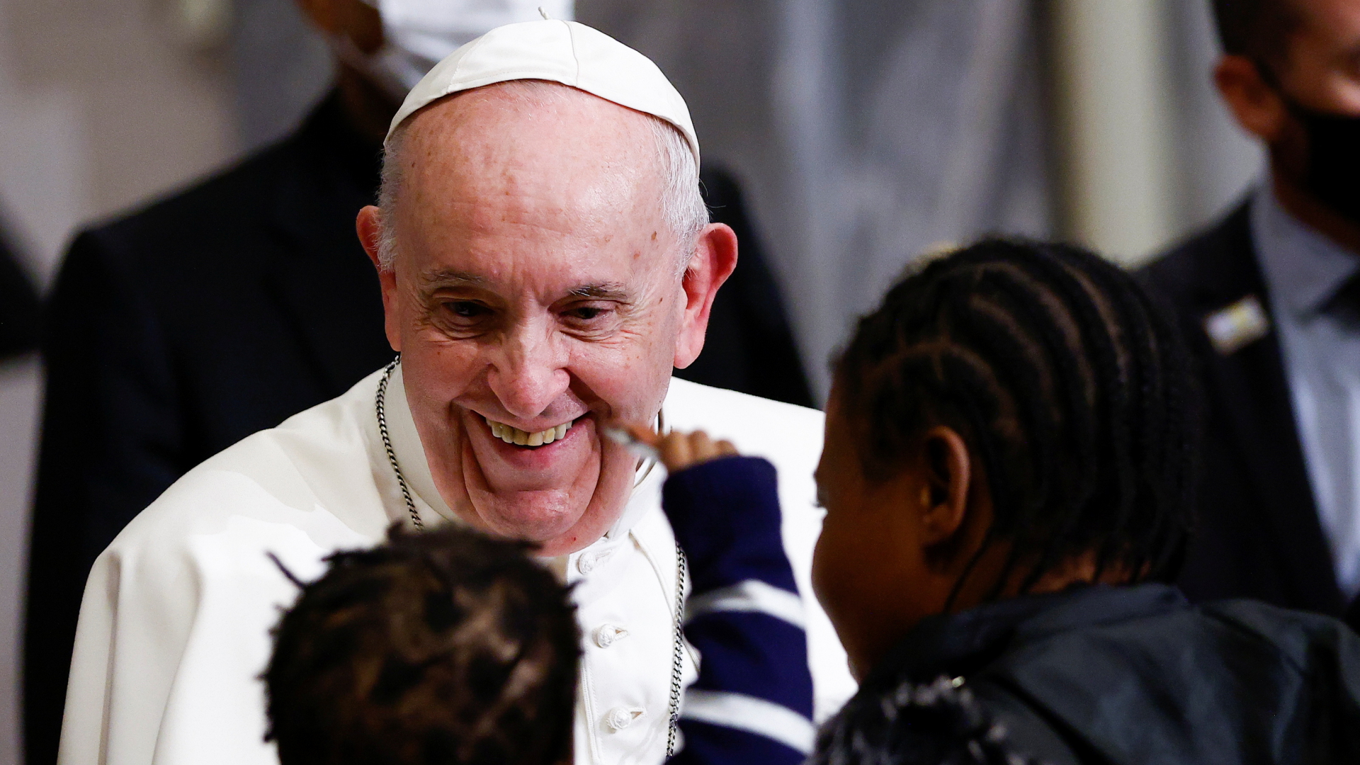 Papst Franziskus trifft Flüchtlinge in Nikosia | REUTERS