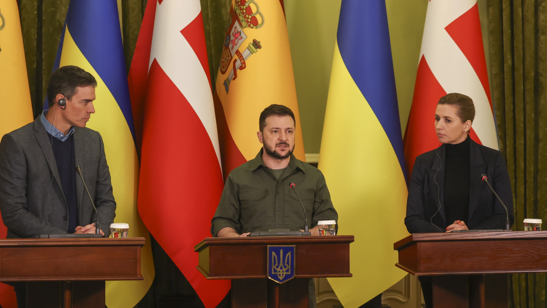 Die dänische Ministerpräsidentin Mette Frederiksen, ihr spanischer Amtskollege Pedro Sanchez und der ukrainische Präsidenten Wolodymyr Selenskyj  in Kiew  | EPA
