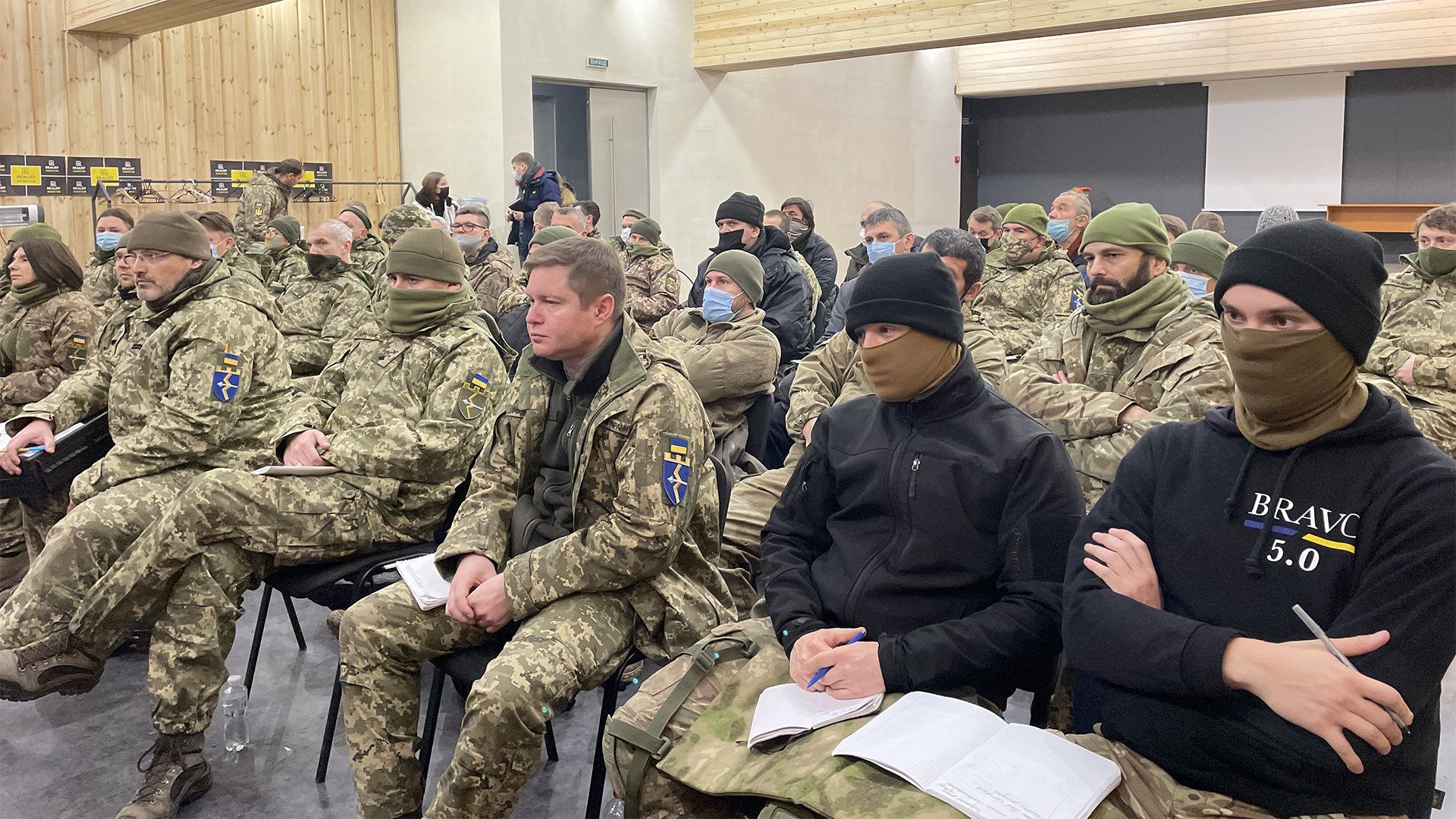 Freiwillige nehmen in Kiew (Ukraine) an der Schulung der "Territoriale Verteidigung" teil.  | Andrea Beer / ARD-Studio Moskau