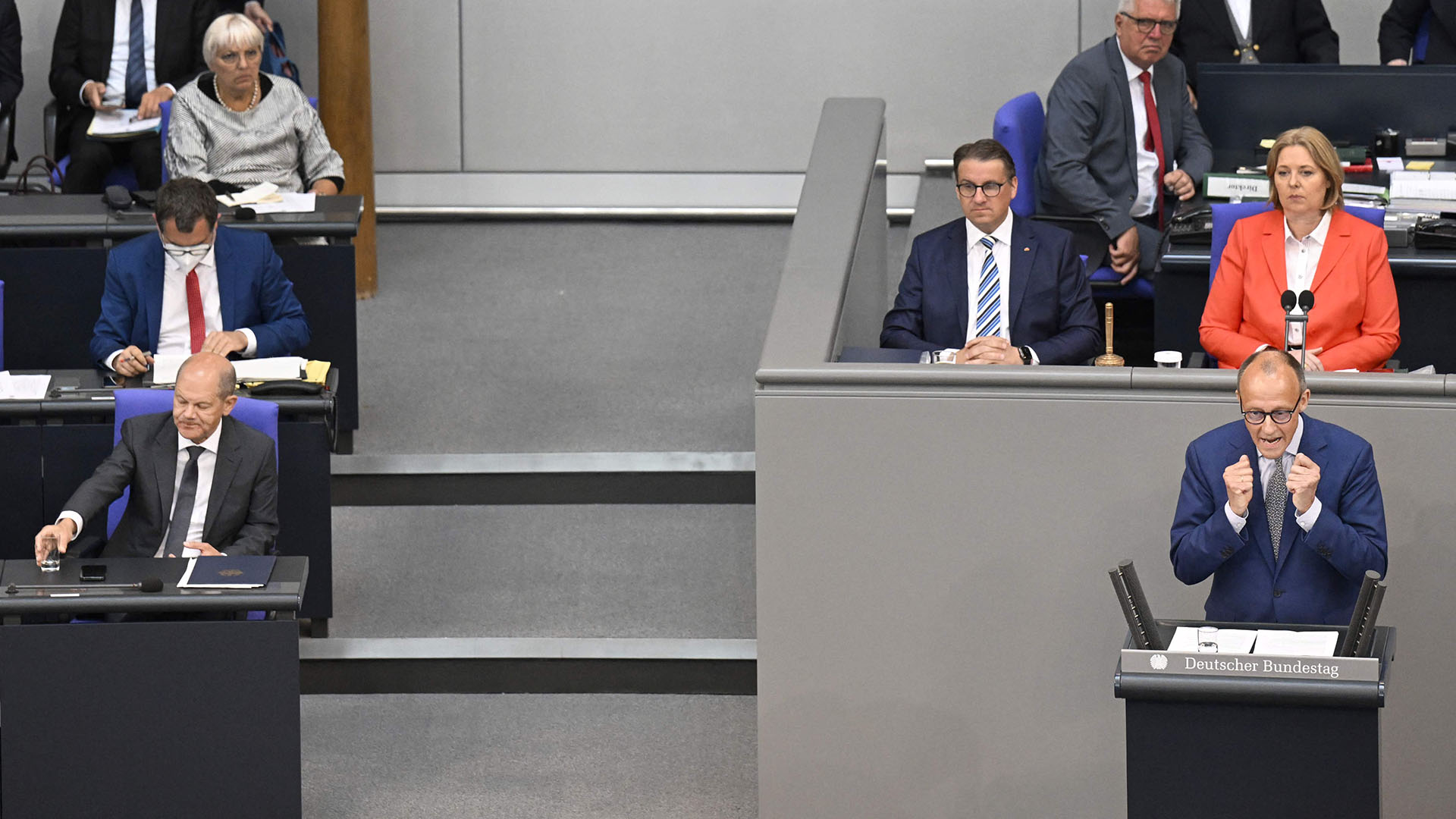 Friedrich Merz hält im Bundestag eine Rede | AFP