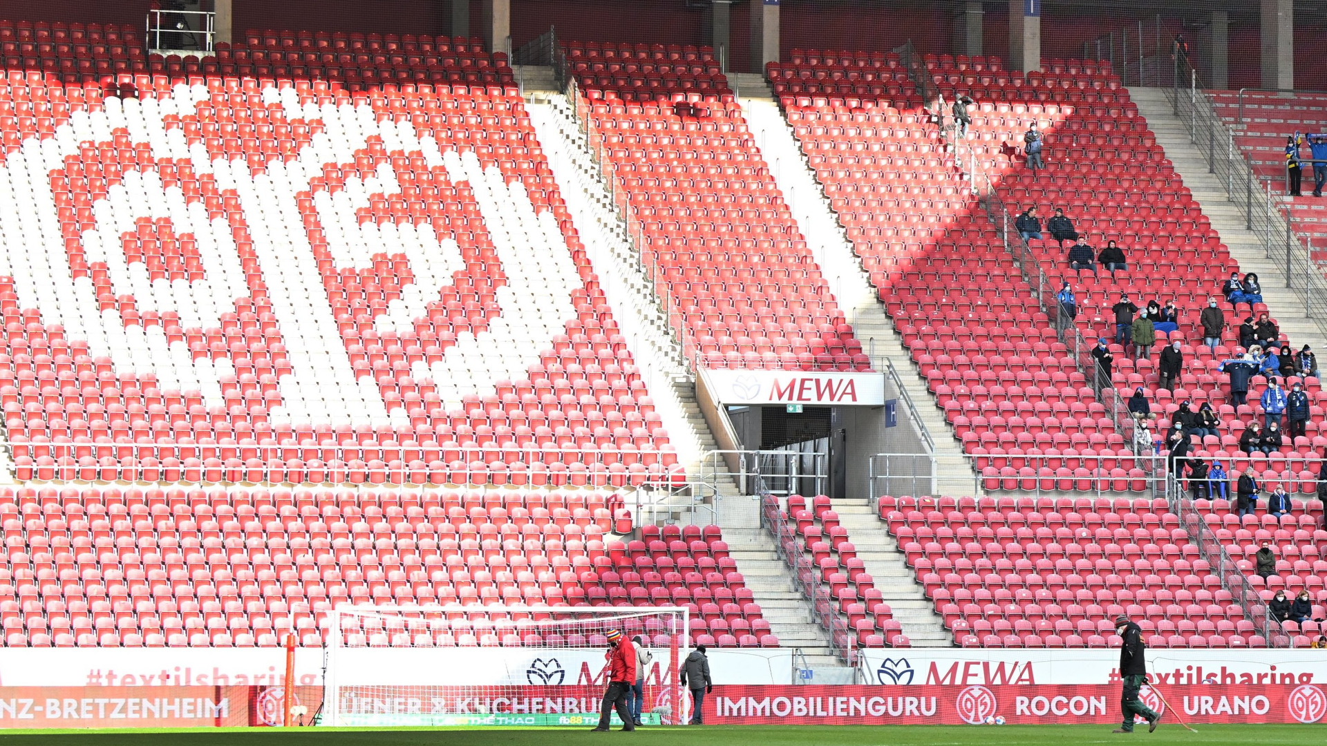 Leere Ränge im Stadion des Bundesligisten Mainz 05. | dpa