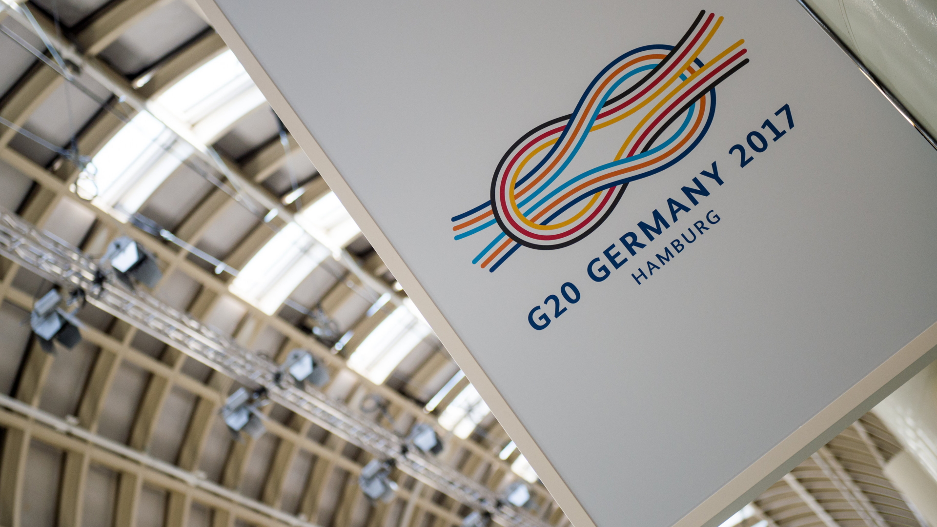 G20-Logo in der Hamburger Messe | dpa