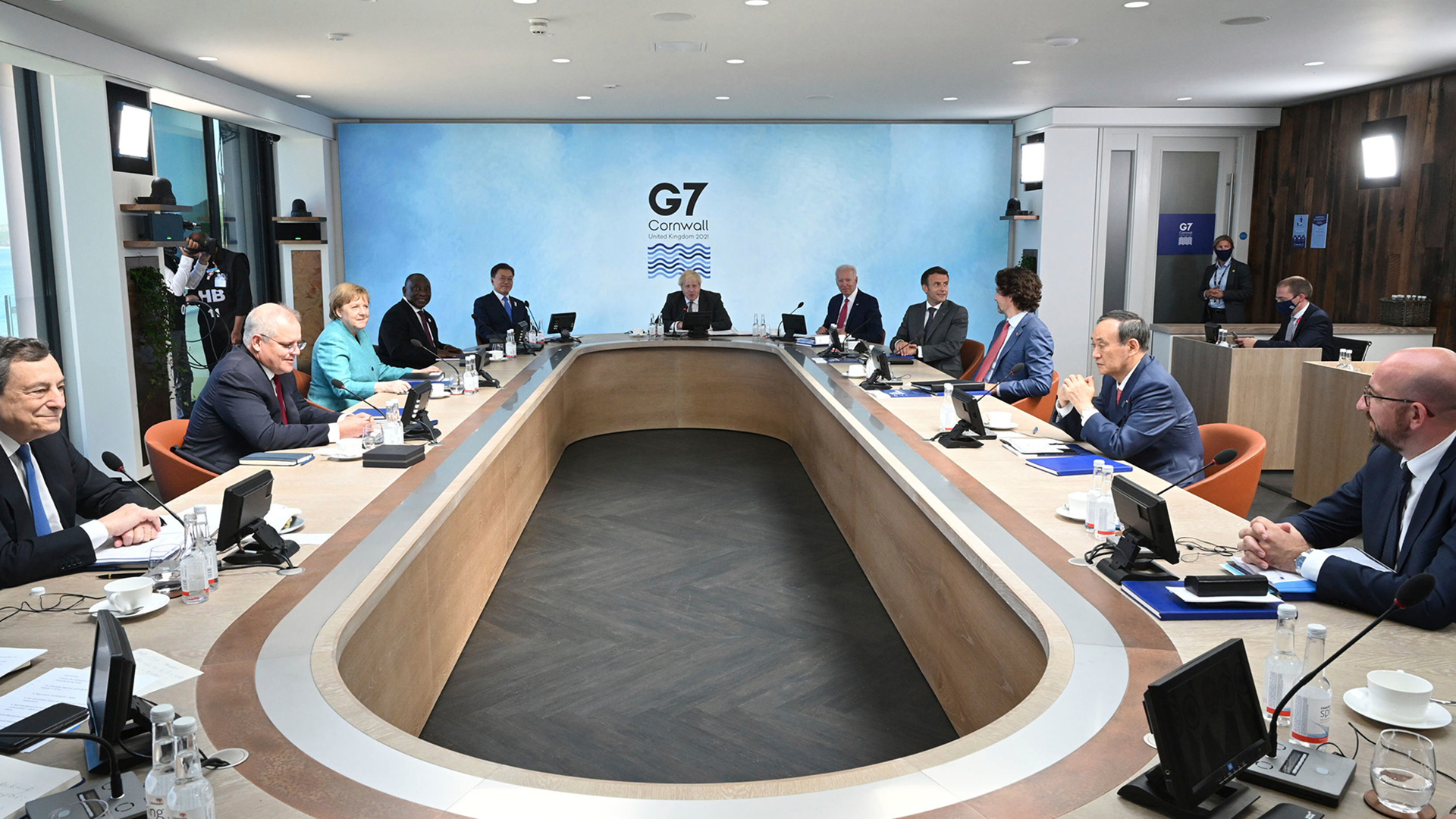 Die G7-Staats- und Regierungschef beim Gipfel in Cornwall. | AP