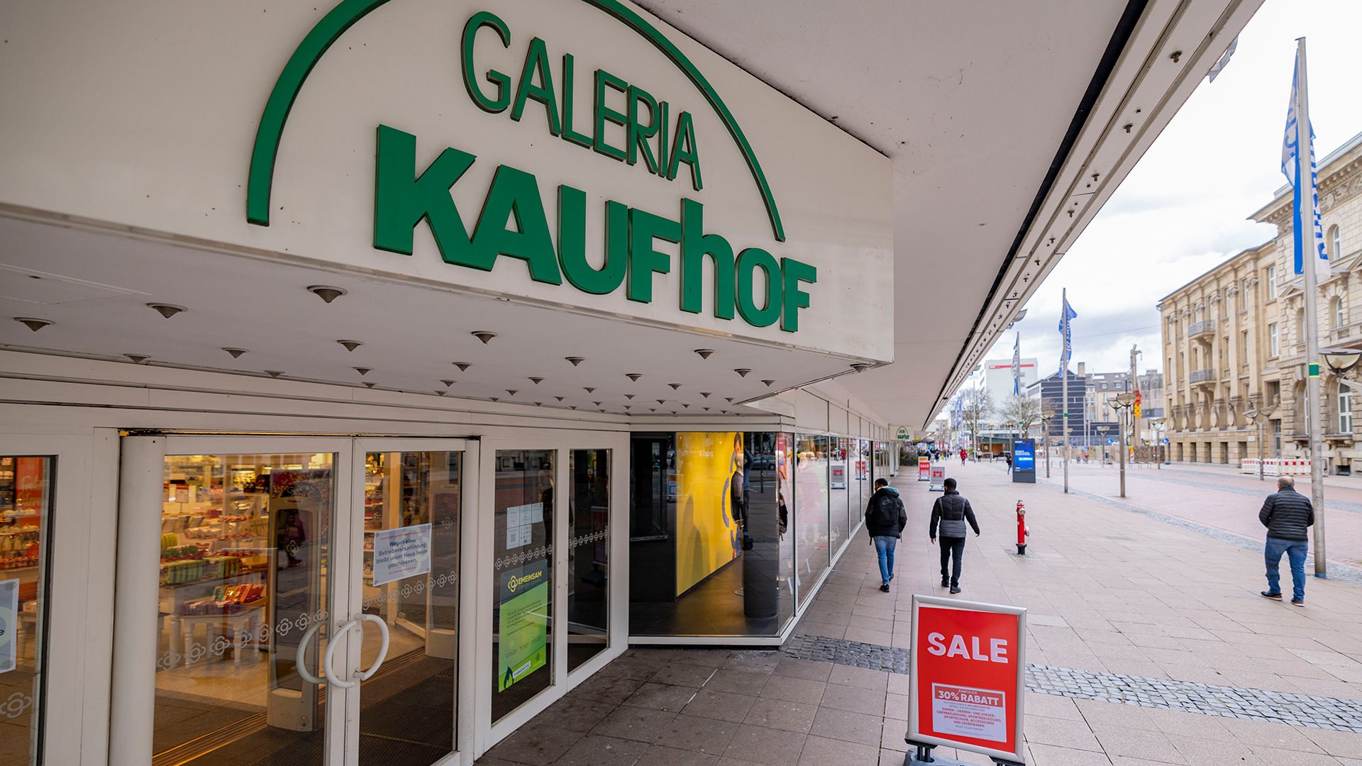 Außenaufnahme Galeria Kaufhof in Duisburg | dpa