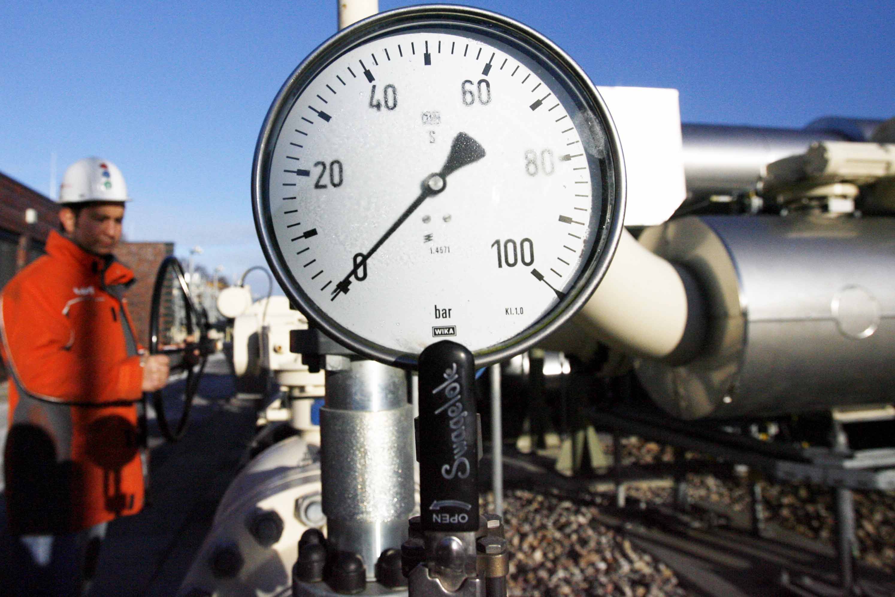 Ein Manometer zeigt 2009 im Gasspeicher Reitbrook des Netzbetreibers e-on Hanse bei Hamburg keinen Gasdruck an | picture-alliance/ dpa