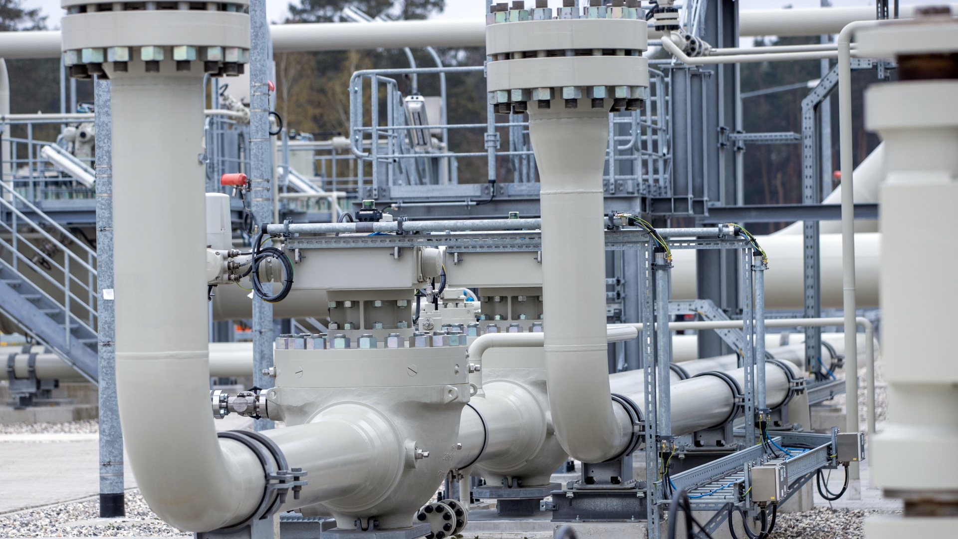 Röhrensysteme der Anlandestation der Gaspipeline Nord Stream 2