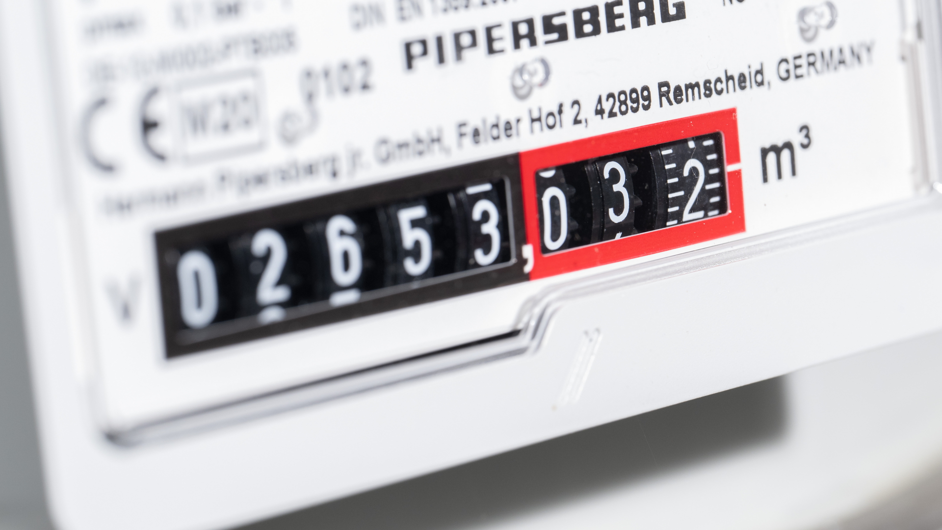 Der Gasverbrauch wird auf einem Gaszähler eines privaten Haushaltes angezeigt. | dpa