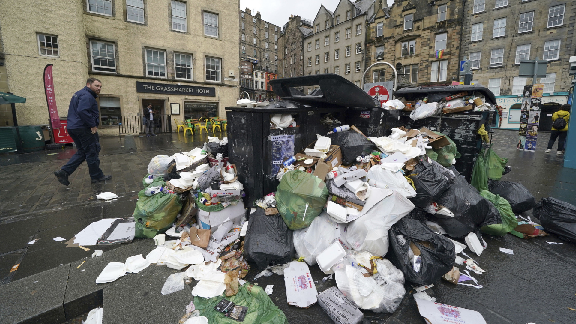 In Edingburgh stapeln sich die Müllsäcke wegen eines Streiks der Müllabfuhr