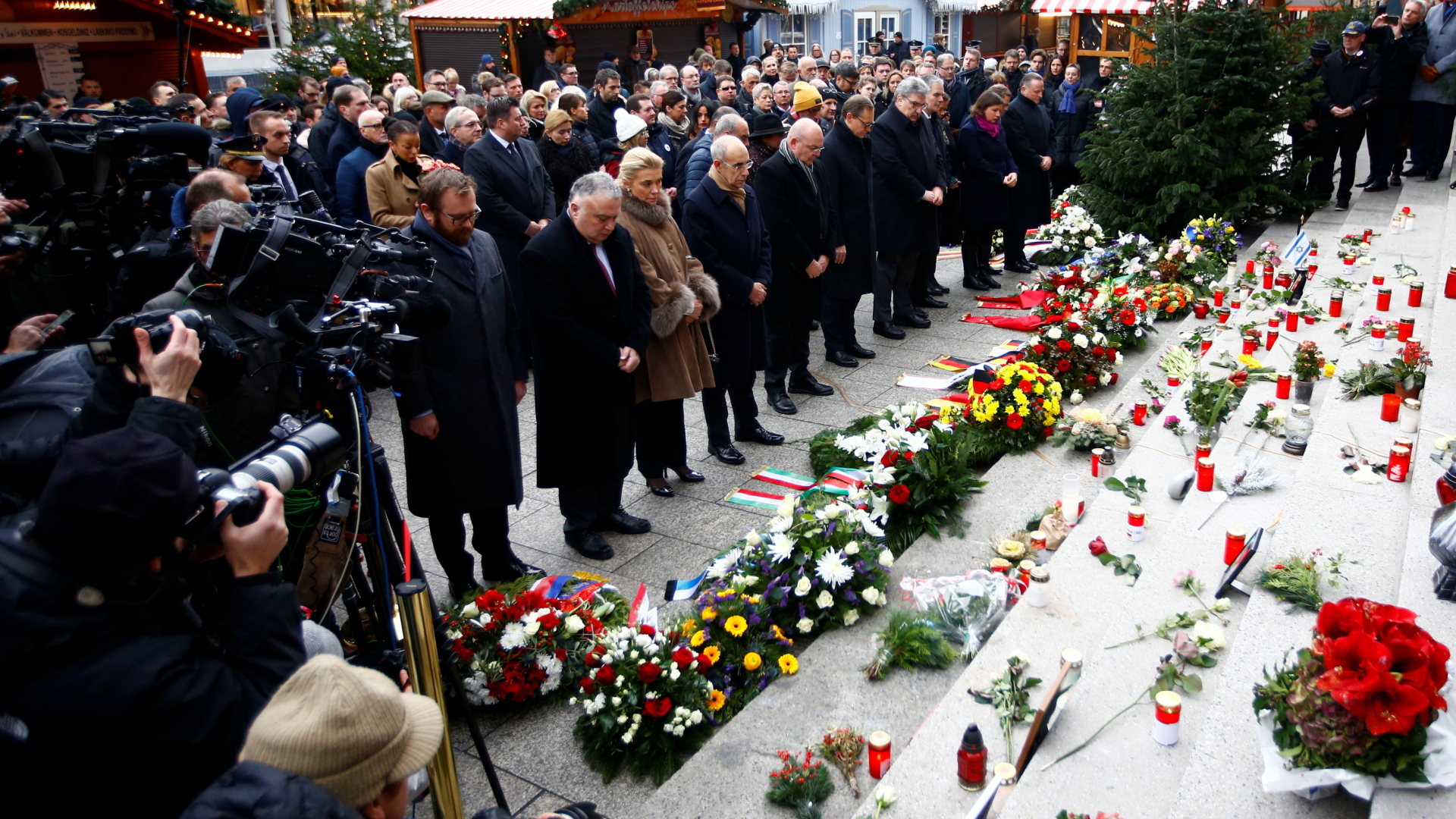 Gedenken Zwei Jahre nach dem Anschlag auf den Weihnachtsmarkt an der Gedächtniskirche am Breitscheidplatz in Berlin | Bildquelle: REUTERS