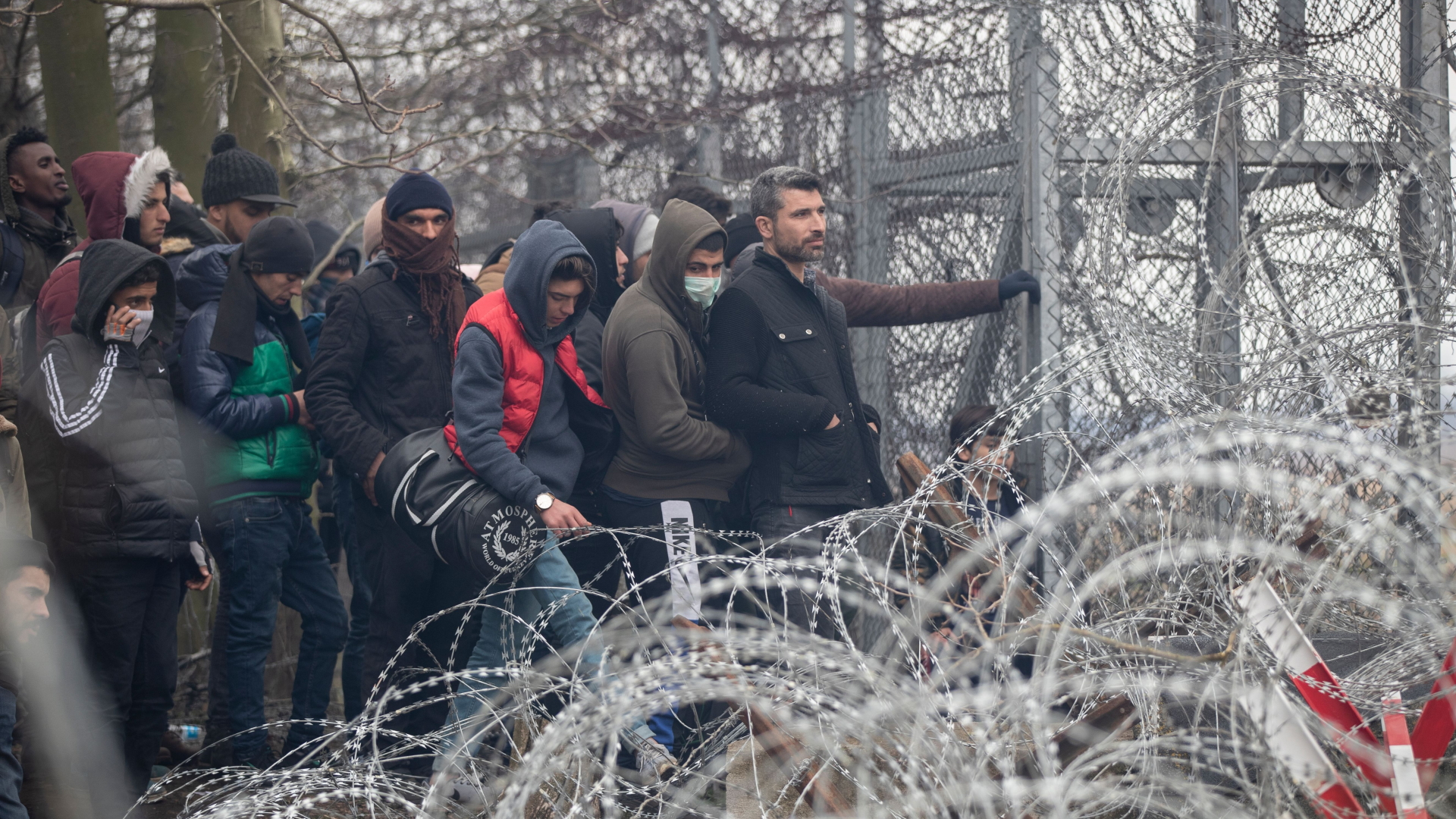 Nahe dem türkischen Edirne hoffen Flüchtlinge darauf, nach Griechenland einreisen zu dürfen.  | TOLGA BOZOGLU/EPA-EFE/REX