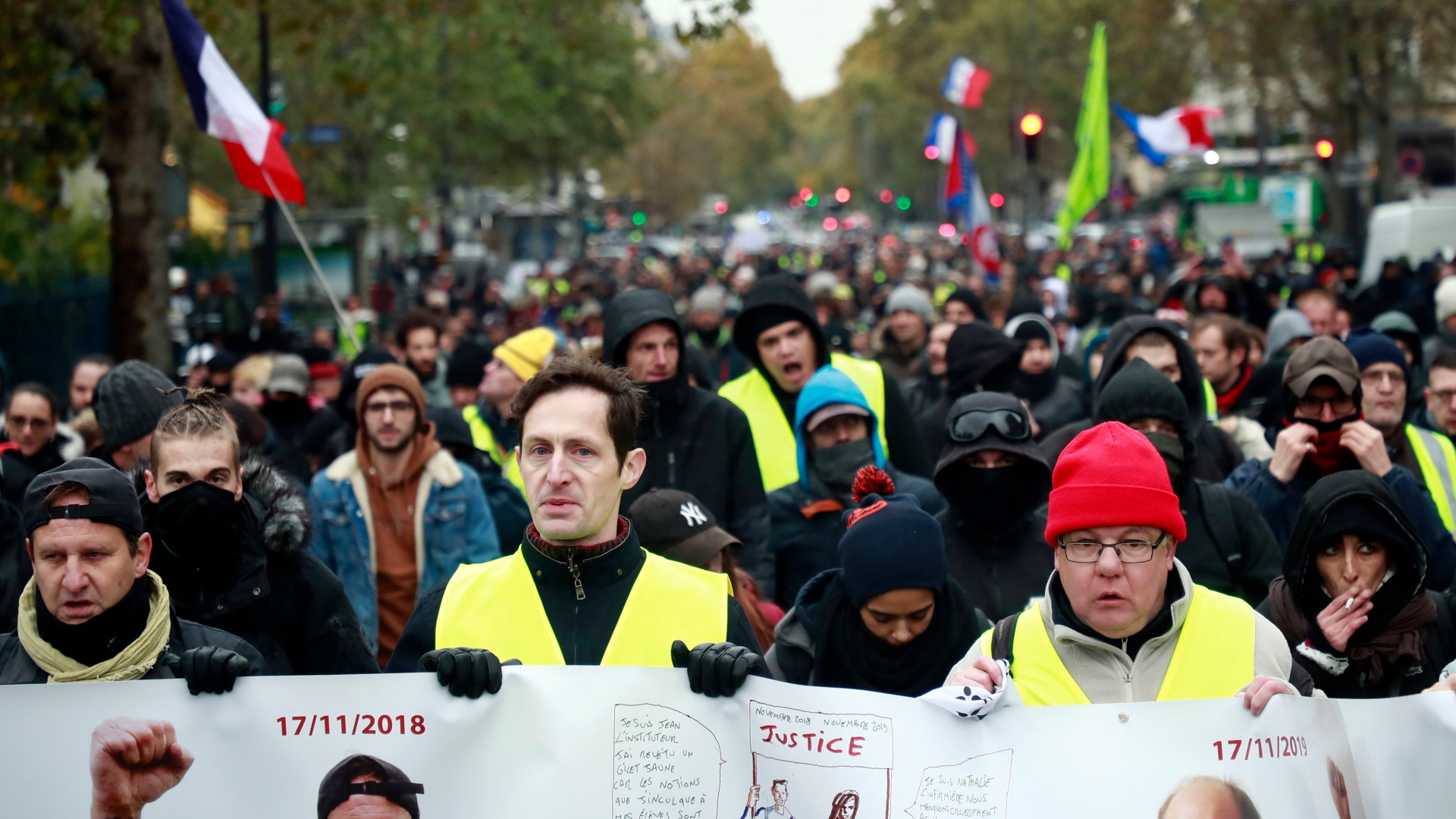 Bildergebnis für fotos vom gelbwestenprotest am 16.11.19 in paris