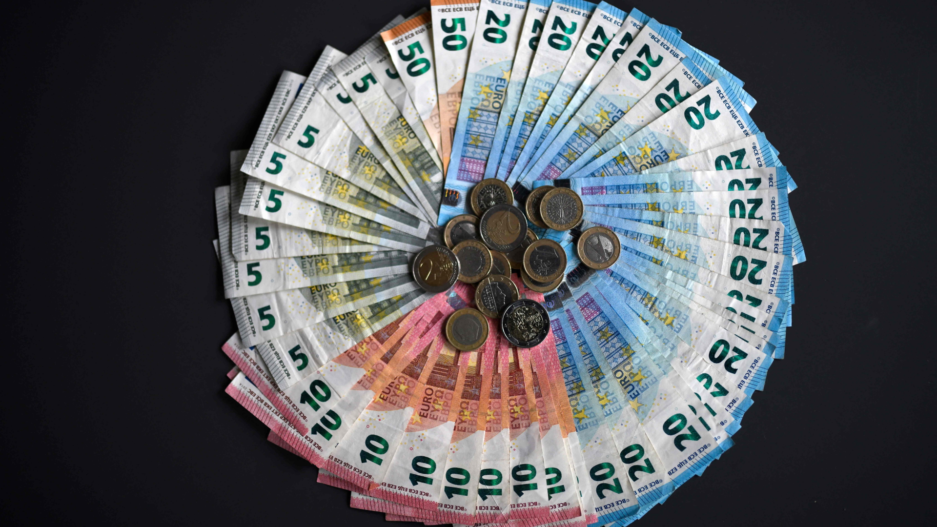 Euro-Geldscheine und -Münzen | AFP