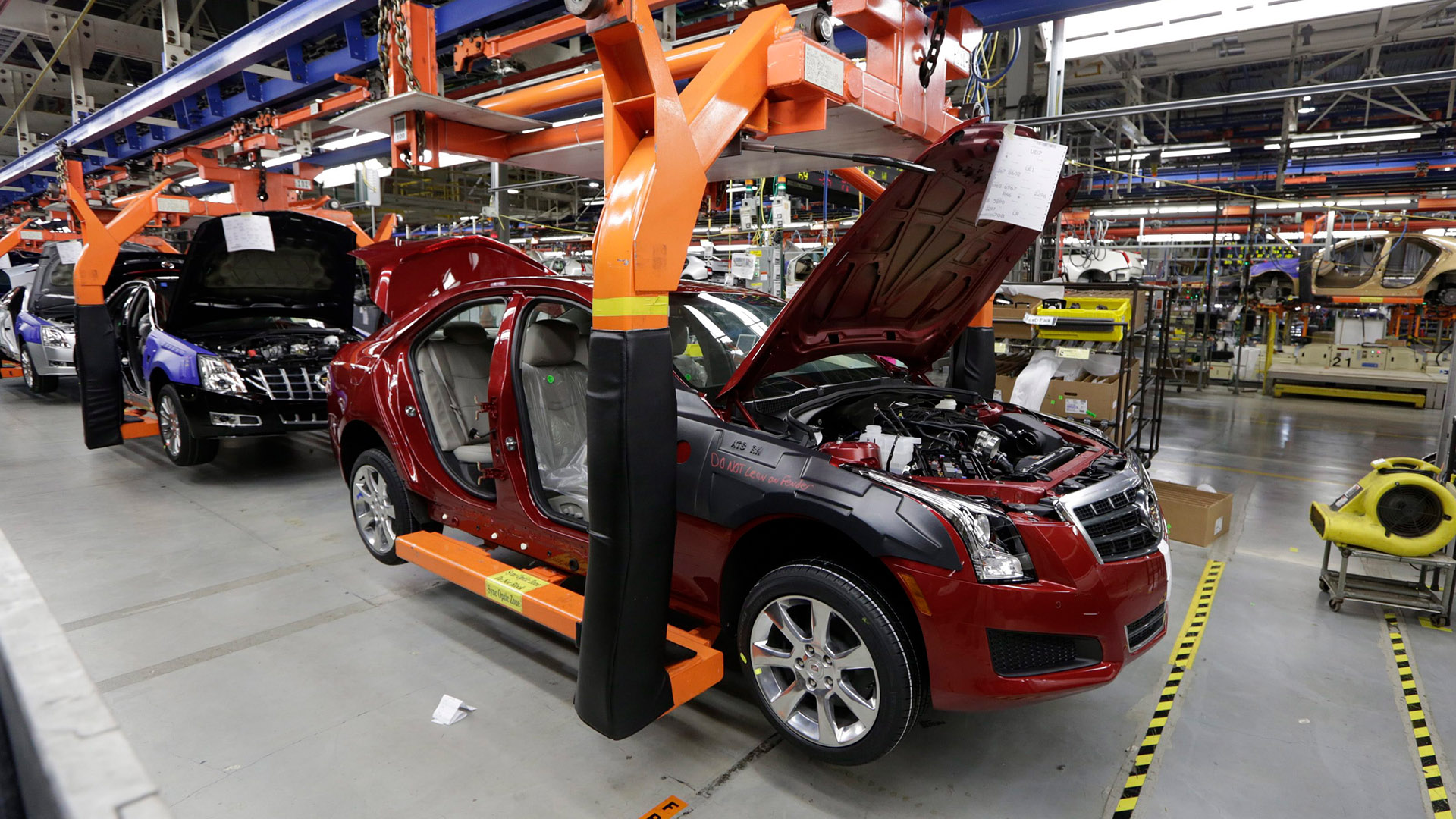 Autos auf dem Fließband des Herstellers General Motors.