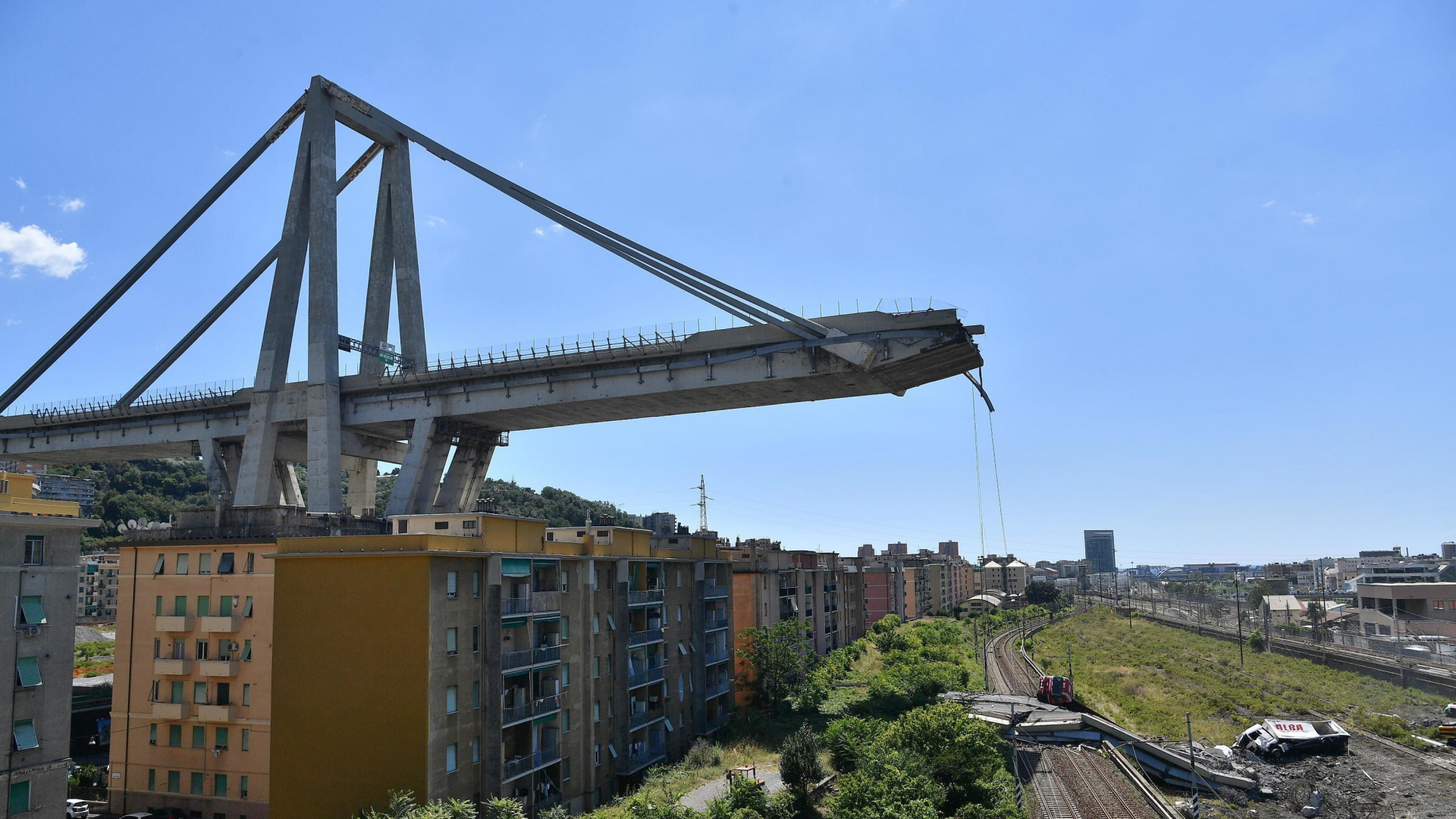 Die eingestürzte Brücke in Genua | dpa