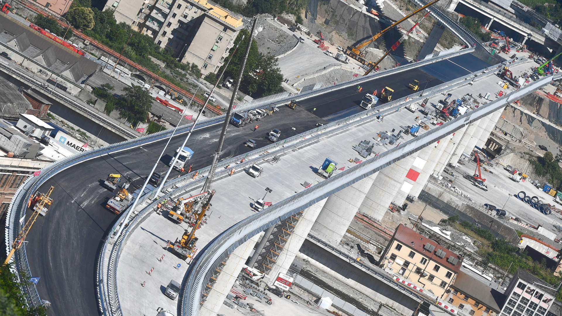 Blick auf den Neubau der 2018 eingestürzten Autobahnbrücke in Genua. | LUCA ZENNARO/EPA-EFE/Shutterstoc