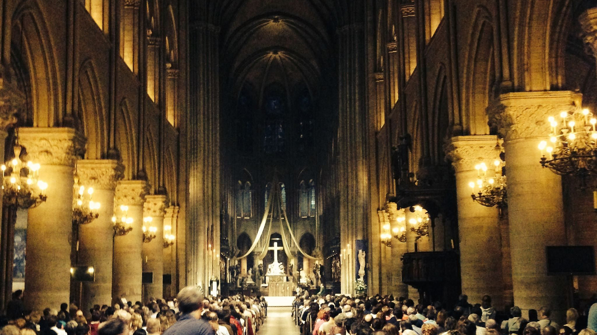 Das Innere von Notre Dame während eines Gottesdienstes | picture alliance / Jesse Nash/PH