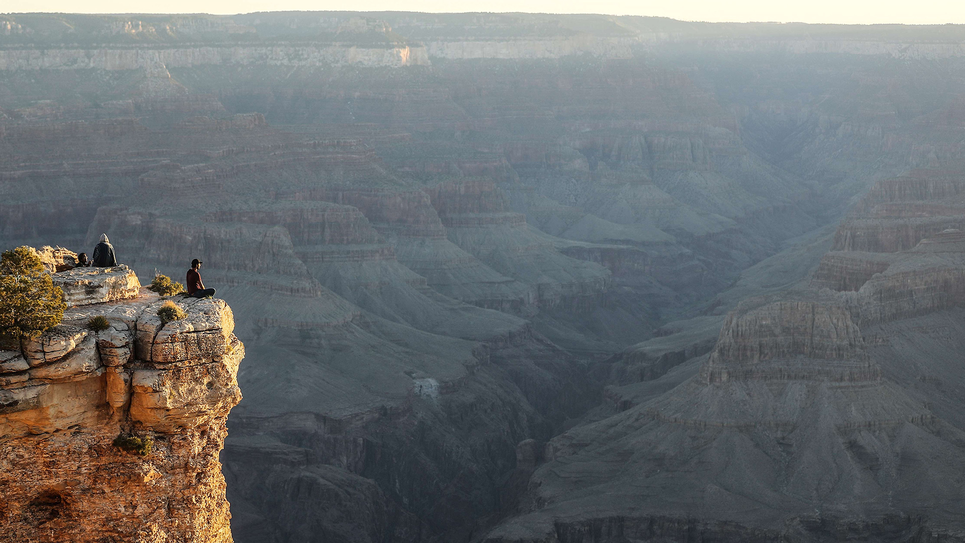 Touristen blicken auf den Grand Canyon | AFP