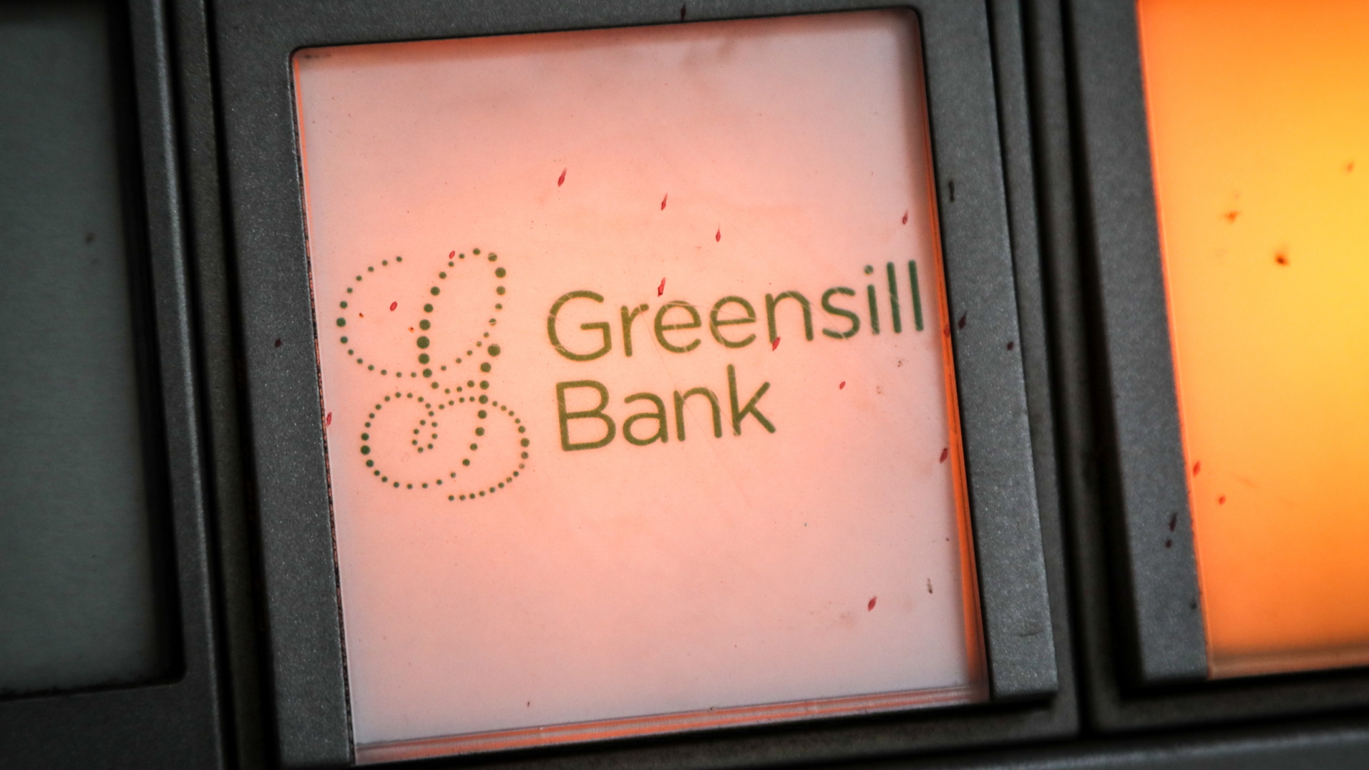 Türklingel mit der Aufschrift "Greensill Bank" | EPA