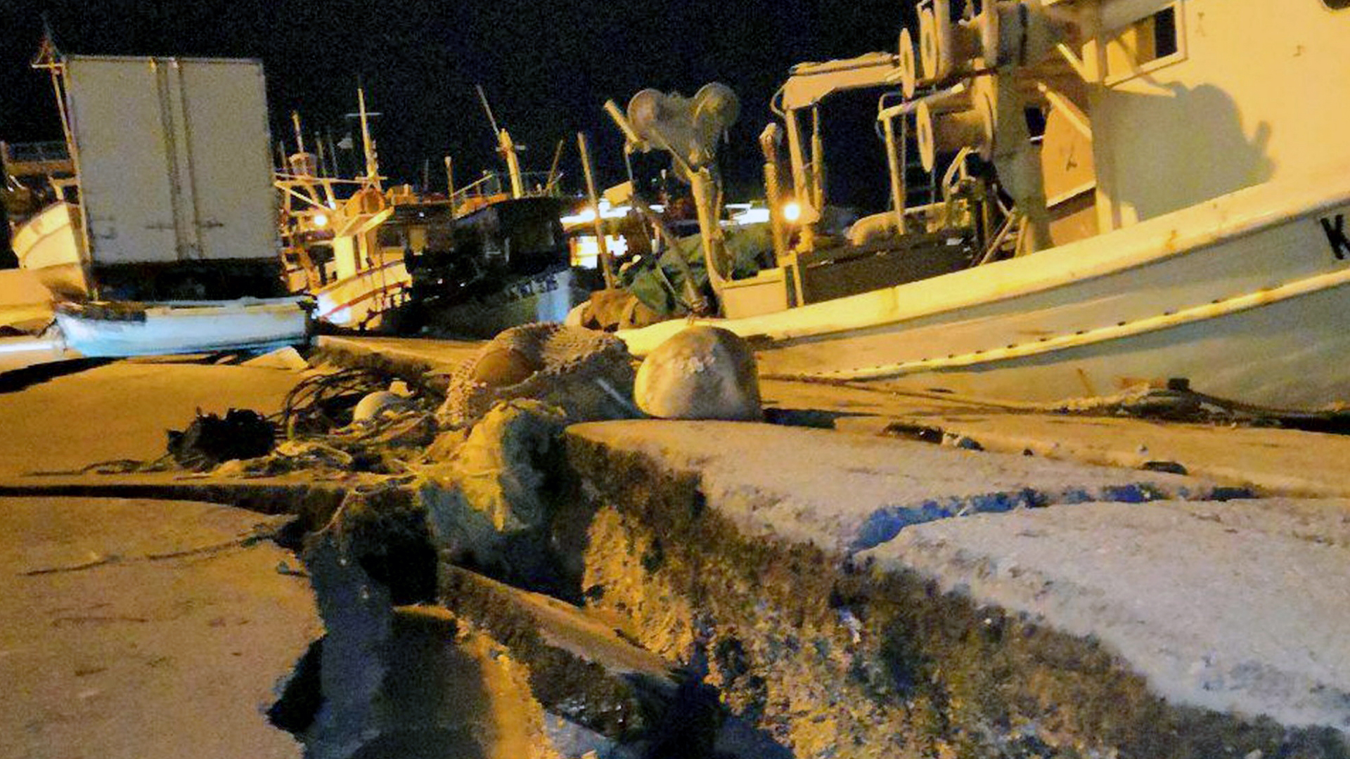 Seebeben Griechenland Schäden Hafen Zakynthos | Bildquelle: AP