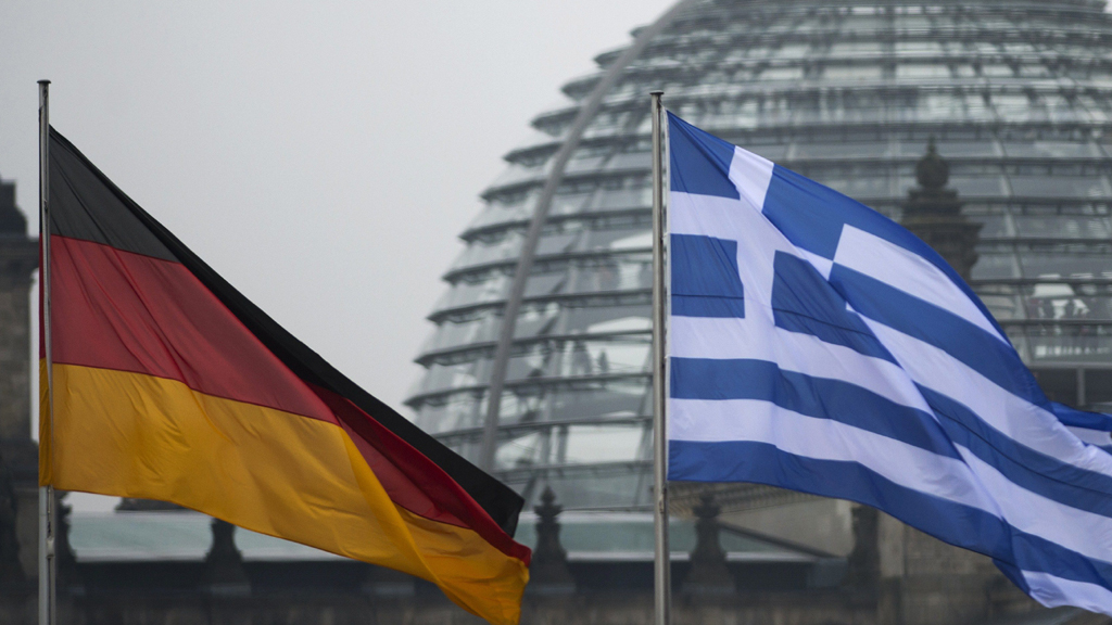 Deutsche und griechische Flagge | AFP