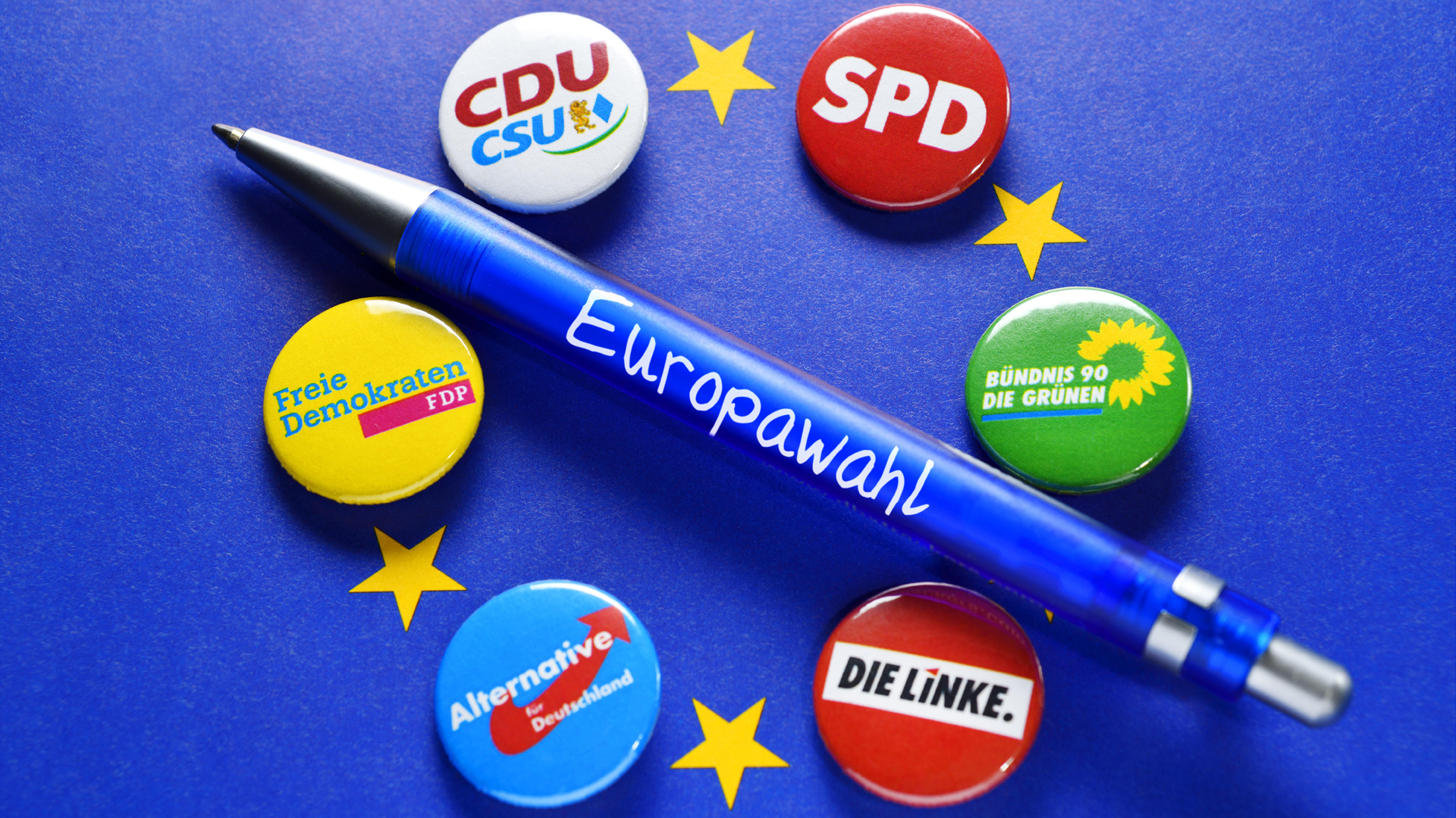 Logos von Parteien mit einem Kugelschreiber | picture alliance