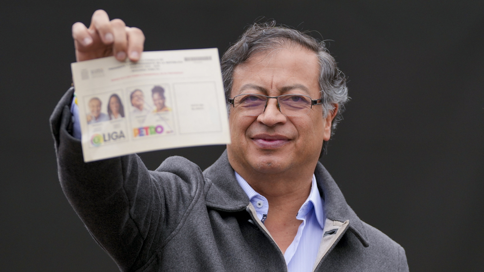 Gustavo Petro im Wahllokal | AP