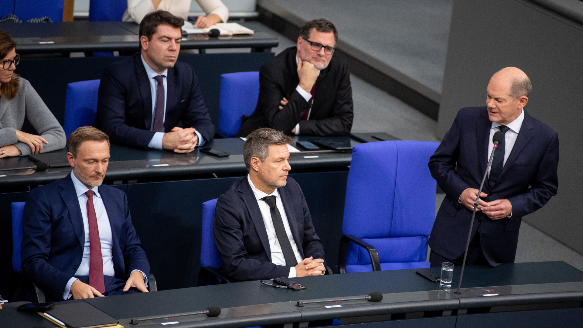 Kanzler Scholz, Finanzminister Lindner und Wirtschaftsminister Habeck im Bundestag 