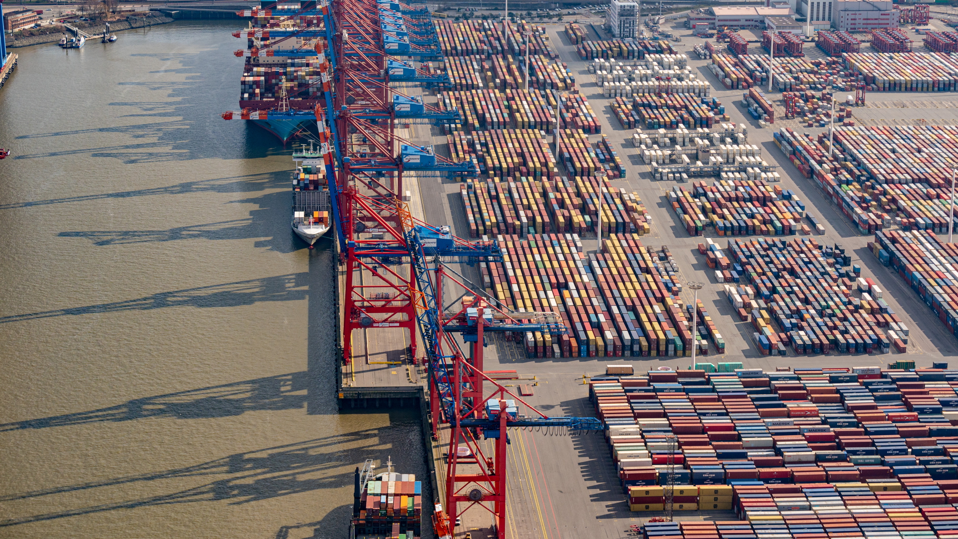 Container am Hamburger Hafen | dpa