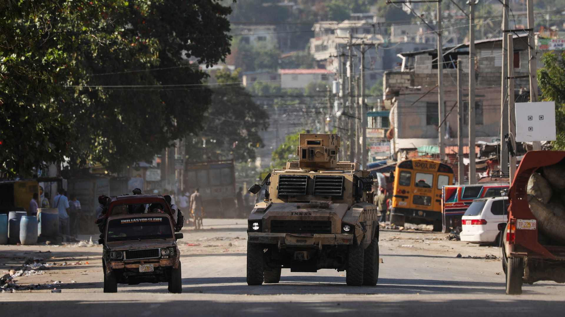 Militärfahrzeuge in Haiti
