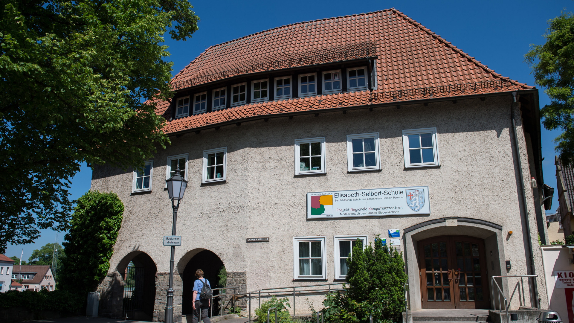 Die Elisabeth-Selbert-Schule in Hameln erhält den Deutschen Schulpreis 2017 | dpa