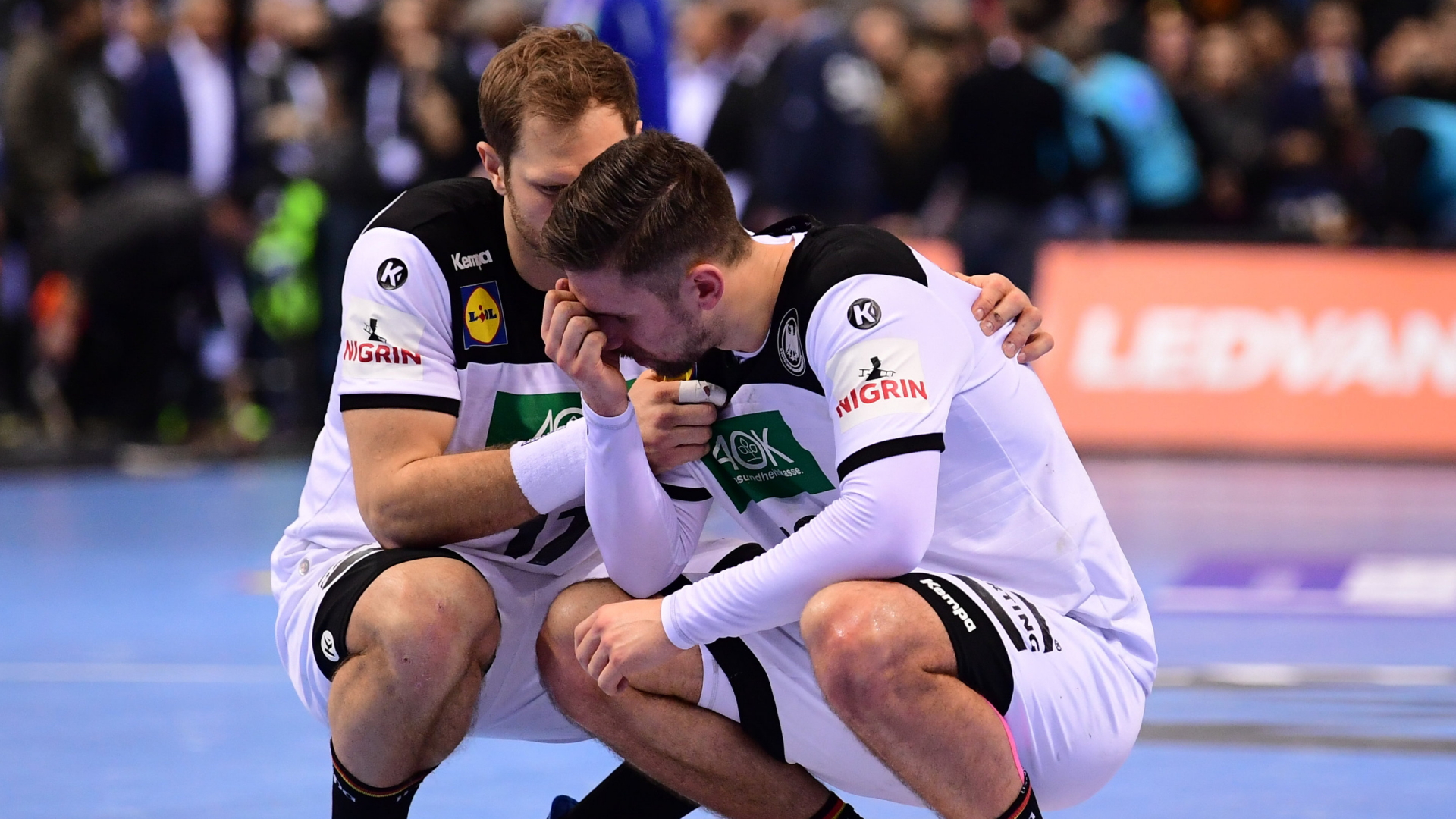Deutsche Handballer nach der Niederlage gegen Norwegen | Bildquelle: dpa