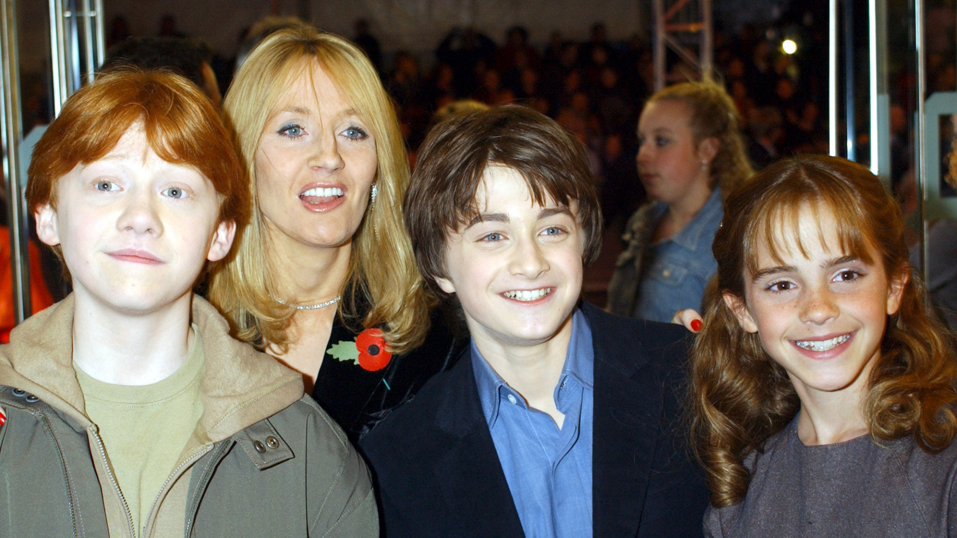 Die Schauspieler Rupert Grint, Daniel Radcliffe und Emma Watson und die Autorin J. K. Rowling bei der Weltpremiere des ersten Harry-Potter-Film "Harry Potter und der Stein der Weisen" | dpa