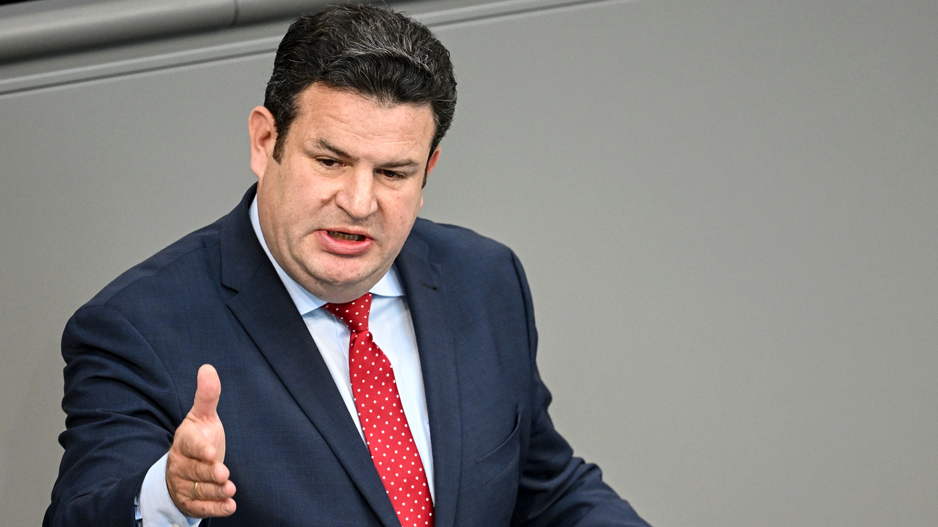 Bundestagsbeschluss: Mindestlohn steigt auf zwölf Euro