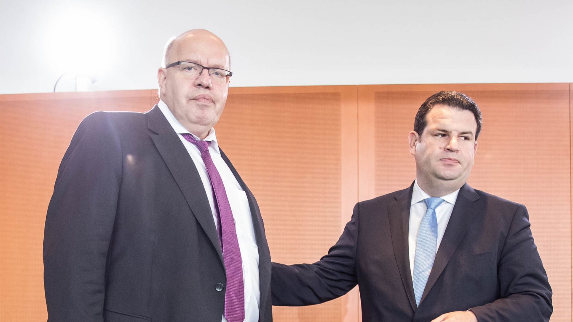 Arbeitsminister Heil und Wirtschaftsminister Altmaier bei einer Kabinettssitzung. | dpa