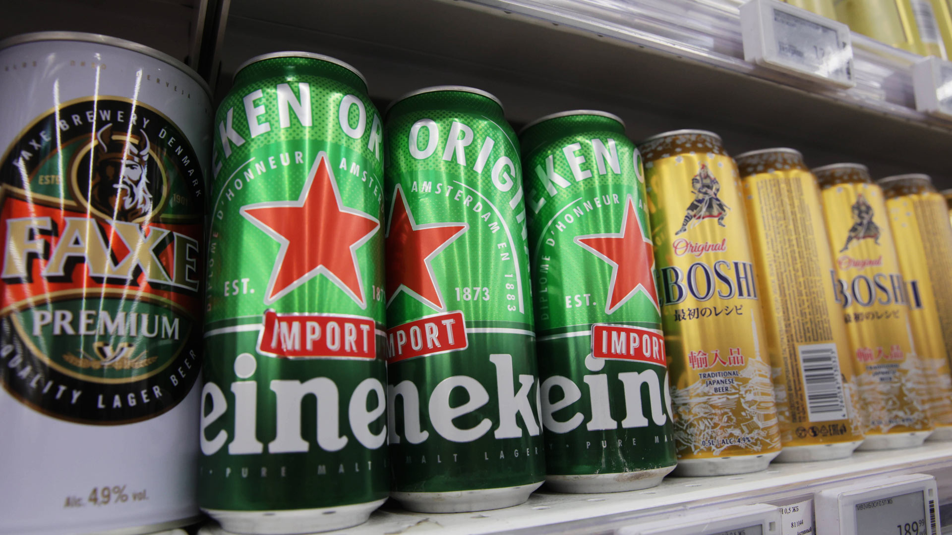 Heineken-Bier in einem Moskauer Geschäft | IMAGO