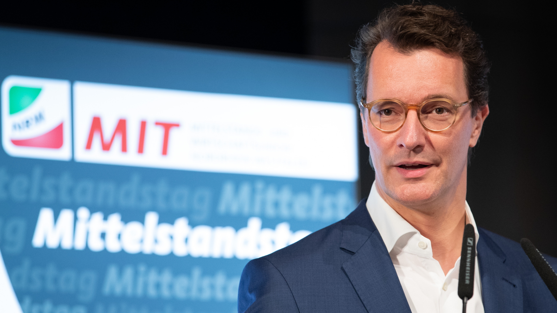 Hendrik Wüst (CDU), NRW-Verkehrsminister, spricht bei vor der Mittelstands- und Wirtschaftsunion NRW | dpa