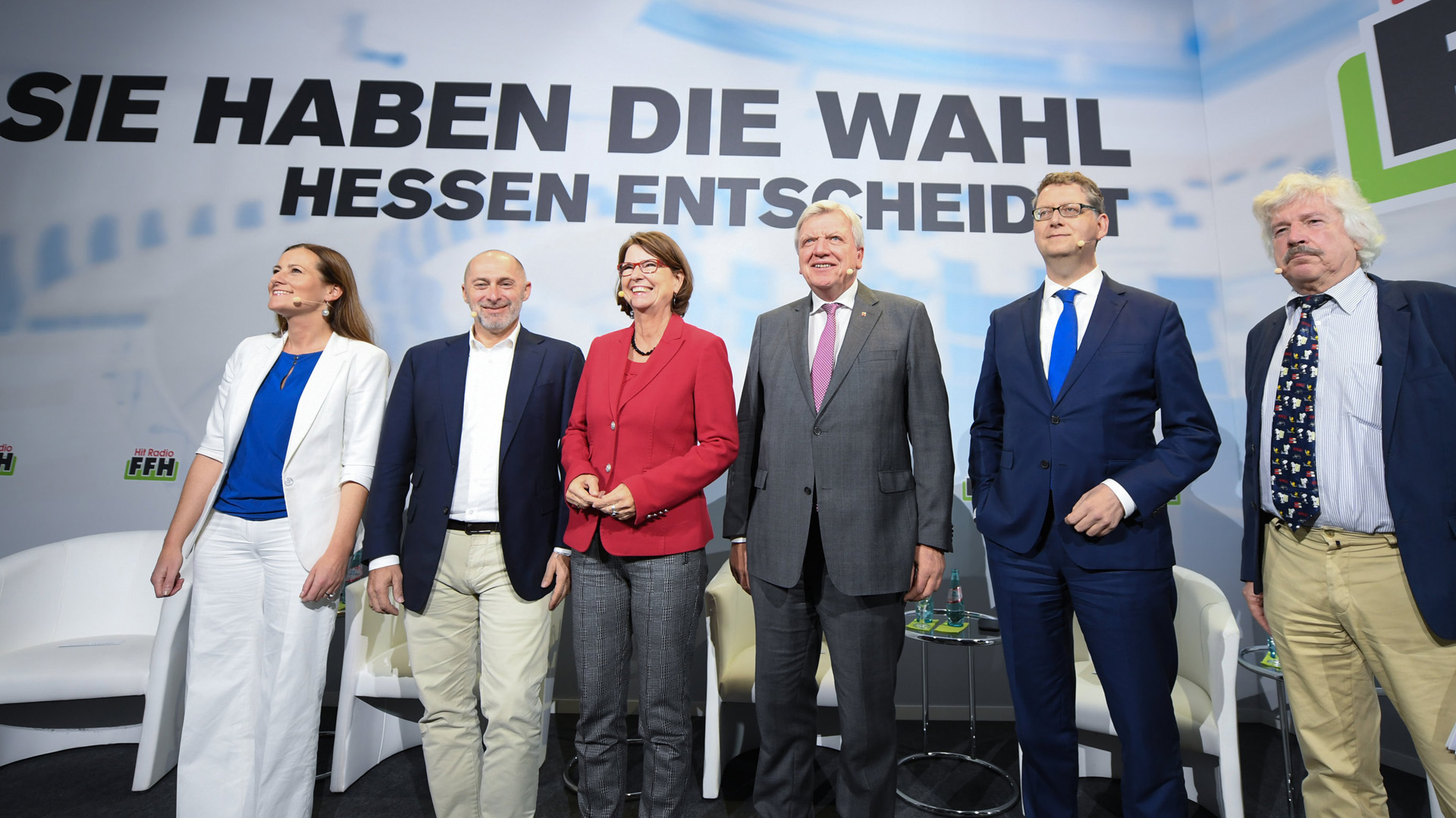 Die Spitzenkandidaten für die Hessen-Wahl (von links nach rechts): Janine Wissler (Die Linke), René Rock (FDP), Priska Hinz (Grüne), Volker Bouffier (CDU), Thorsten Schäfer-Gümbel (SPD), und Rainer Rahn (AfD). | Bildquelle: dpa